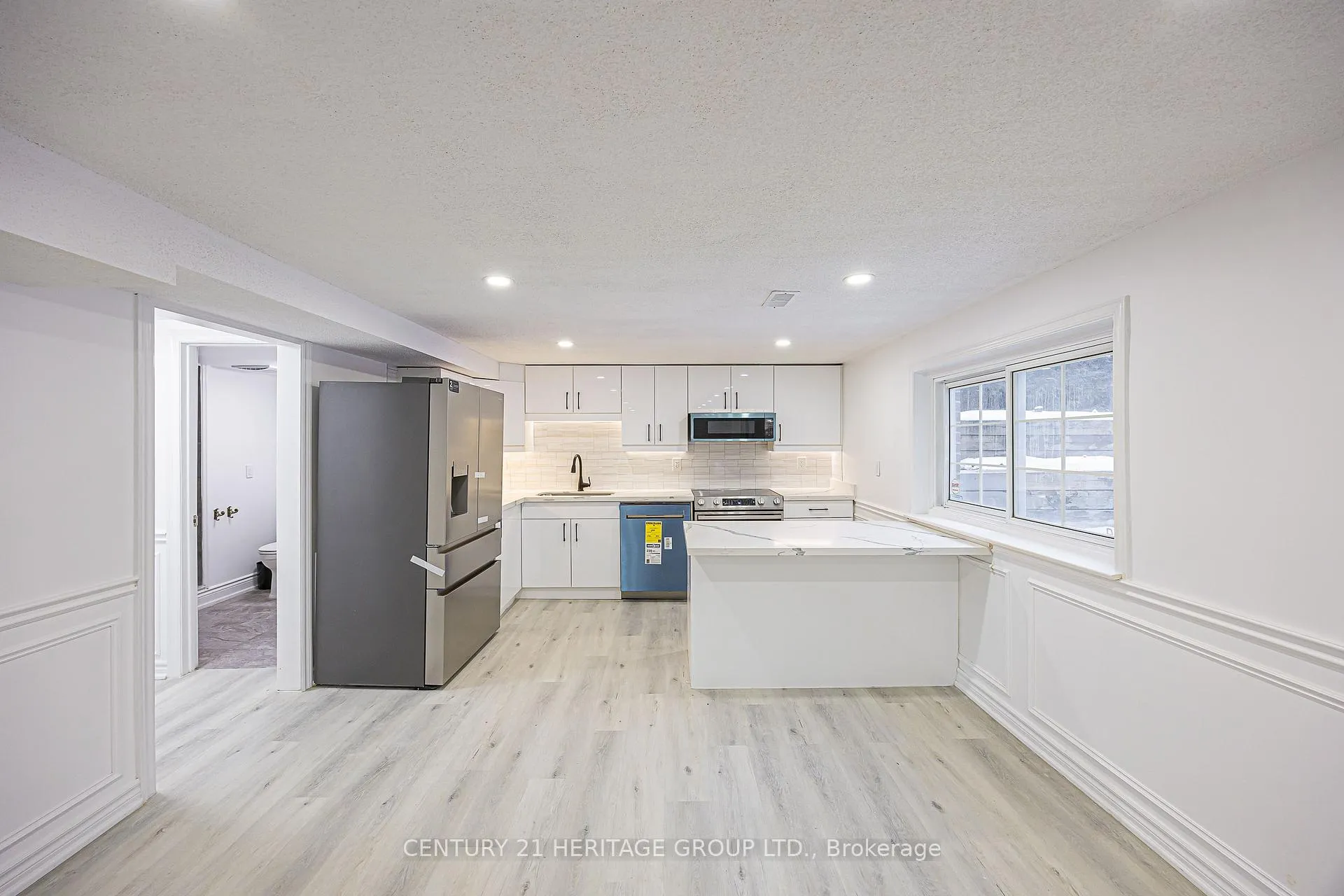 Photo 6 of Unit Bsmt, 60 Fairway Drive, Aurora, Aurora Highlands — HOMEH