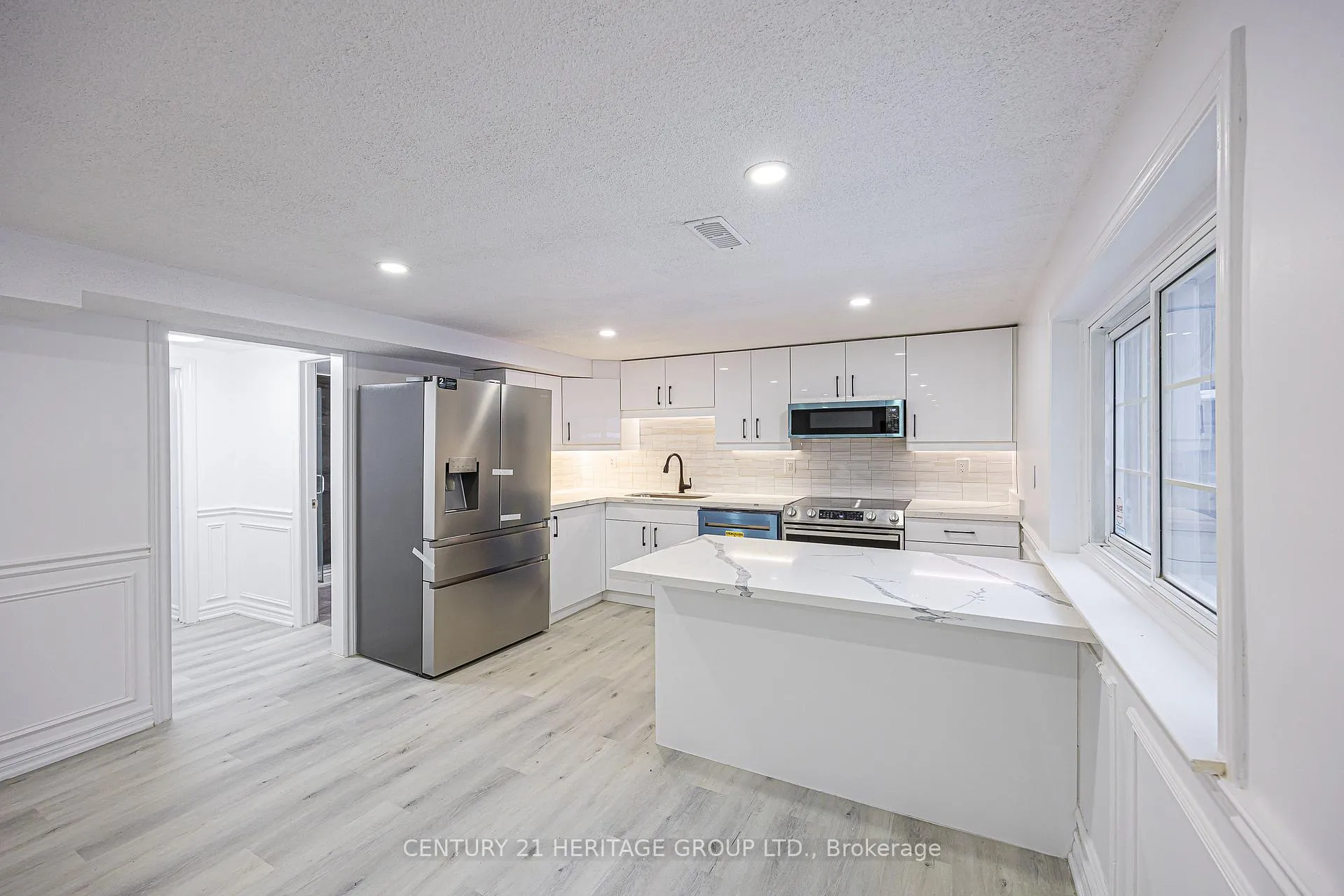 Photo 7 of Unit Bsmt, 60 Fairway Drive, Aurora, Aurora Highlands — HOMEH