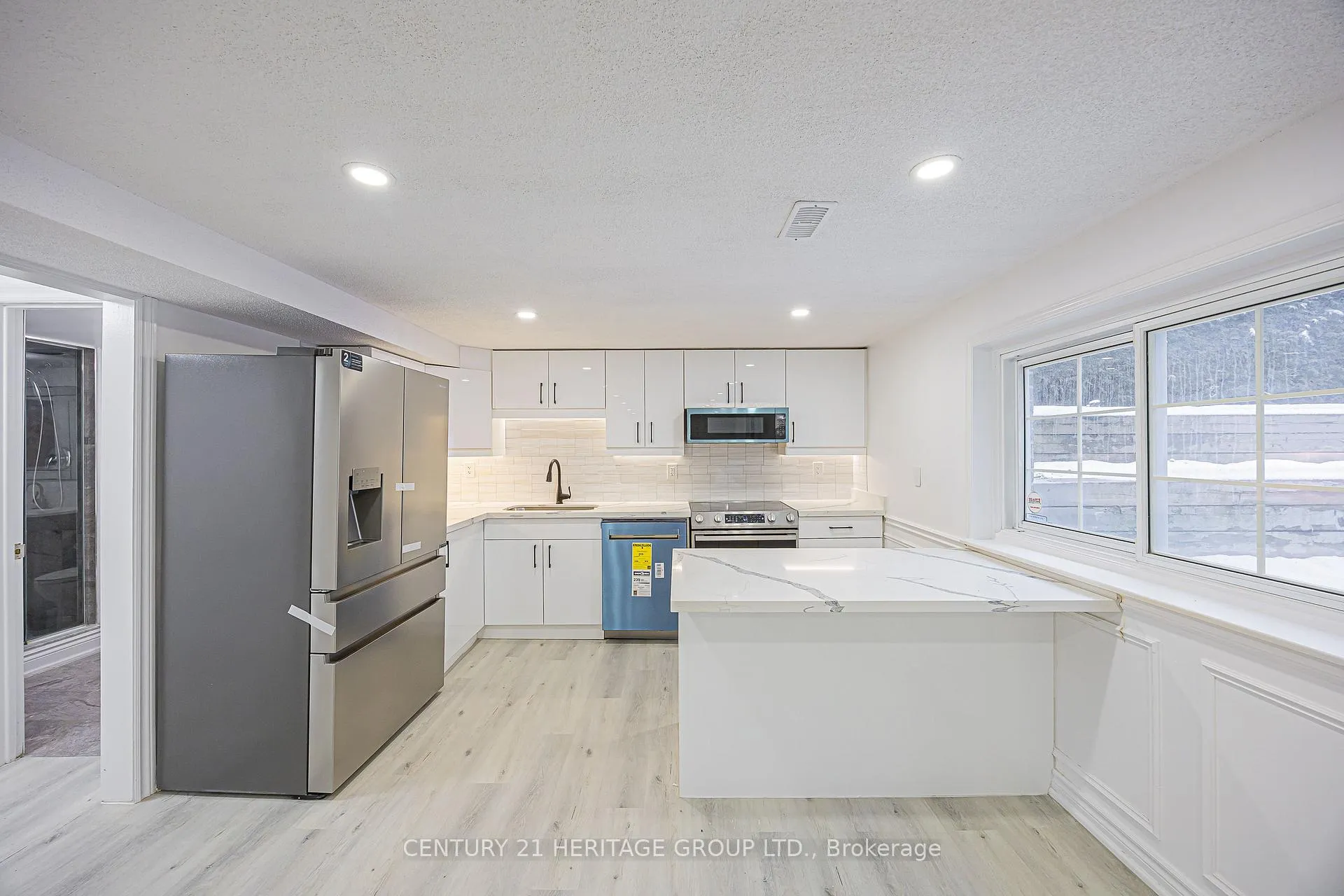 Photo 8 of Unit Bsmt, 60 Fairway Drive, Aurora, Aurora Highlands — HOMEH