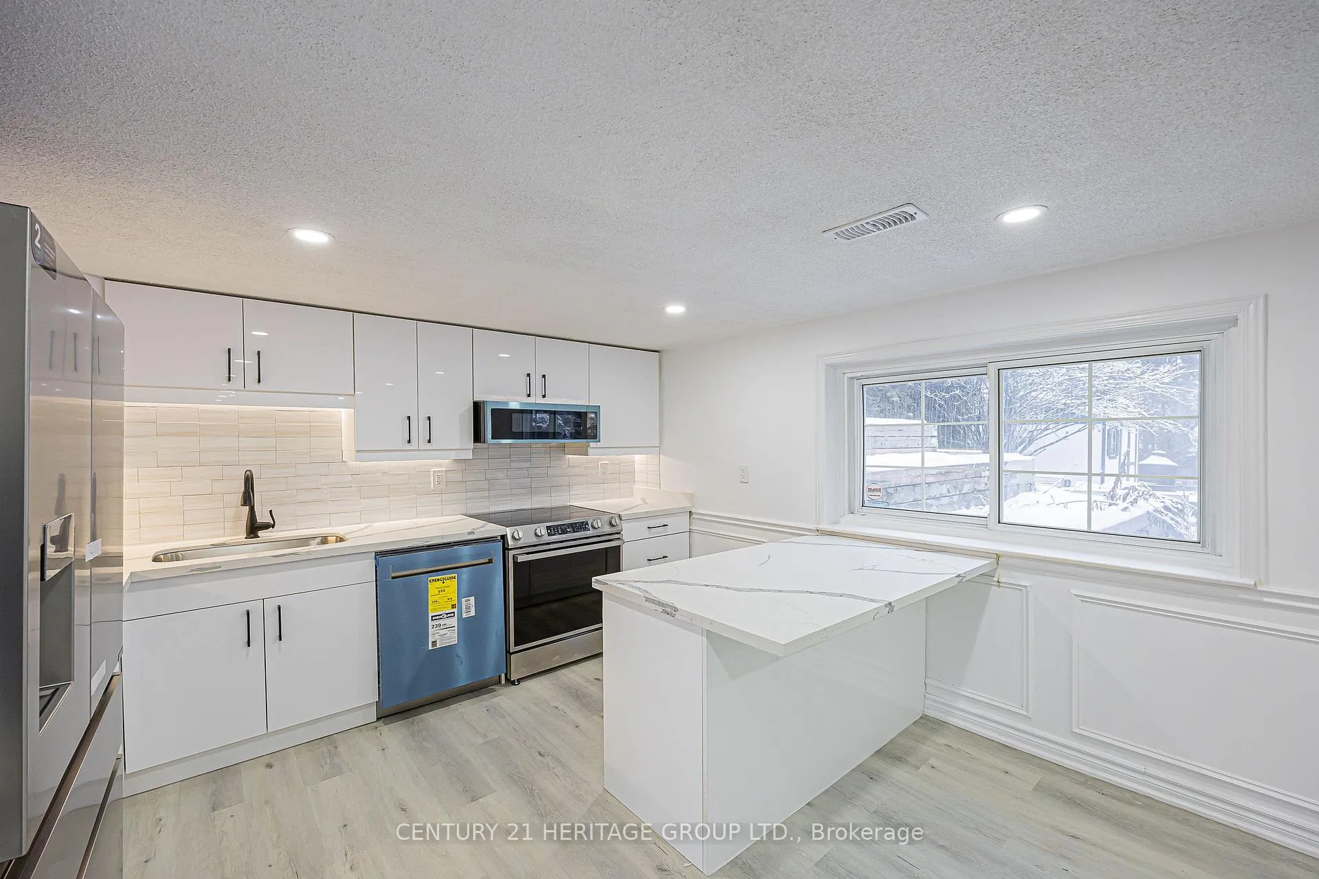 Photo 9 of Unit Bsmt, 60 Fairway Drive, Aurora, Aurora Highlands — HOMEH