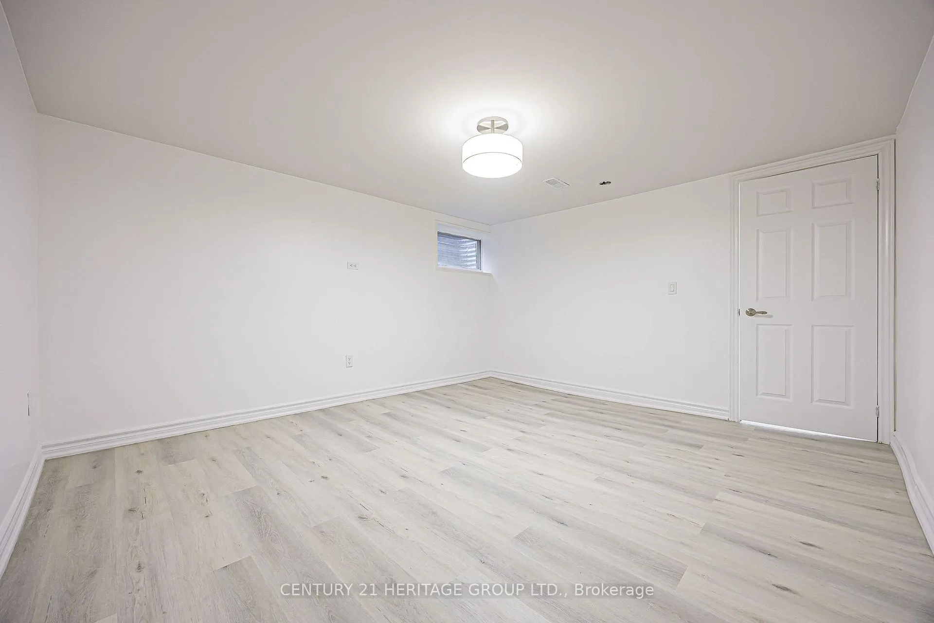 Photo 15 of Unit Bsmt, 60 Fairway Drive, Aurora, Aurora Highlands — HOMEH