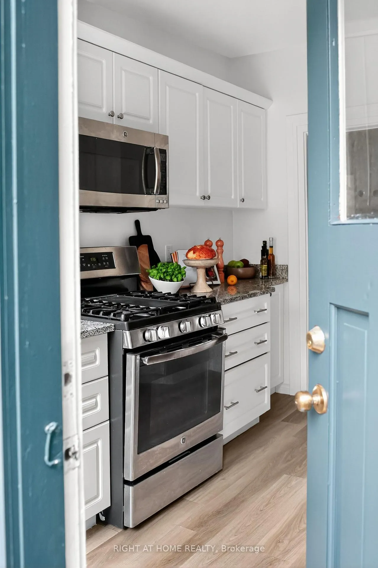 Photo 21 of 796 Kingston Road, Toronto, East End-Danforth — HOMEH