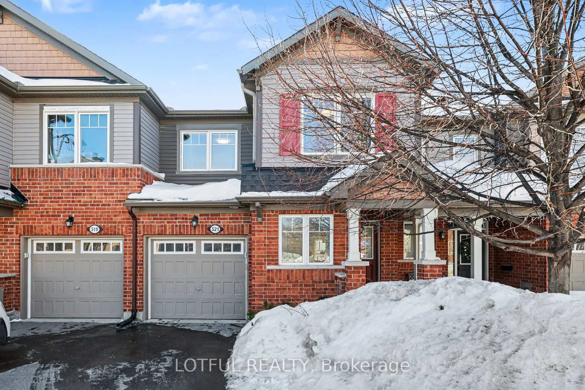 Photo 2 of 521 Foxlight Circle, Ottawa, Kanata - Emerald Meadows/Trailwest — HOMEH