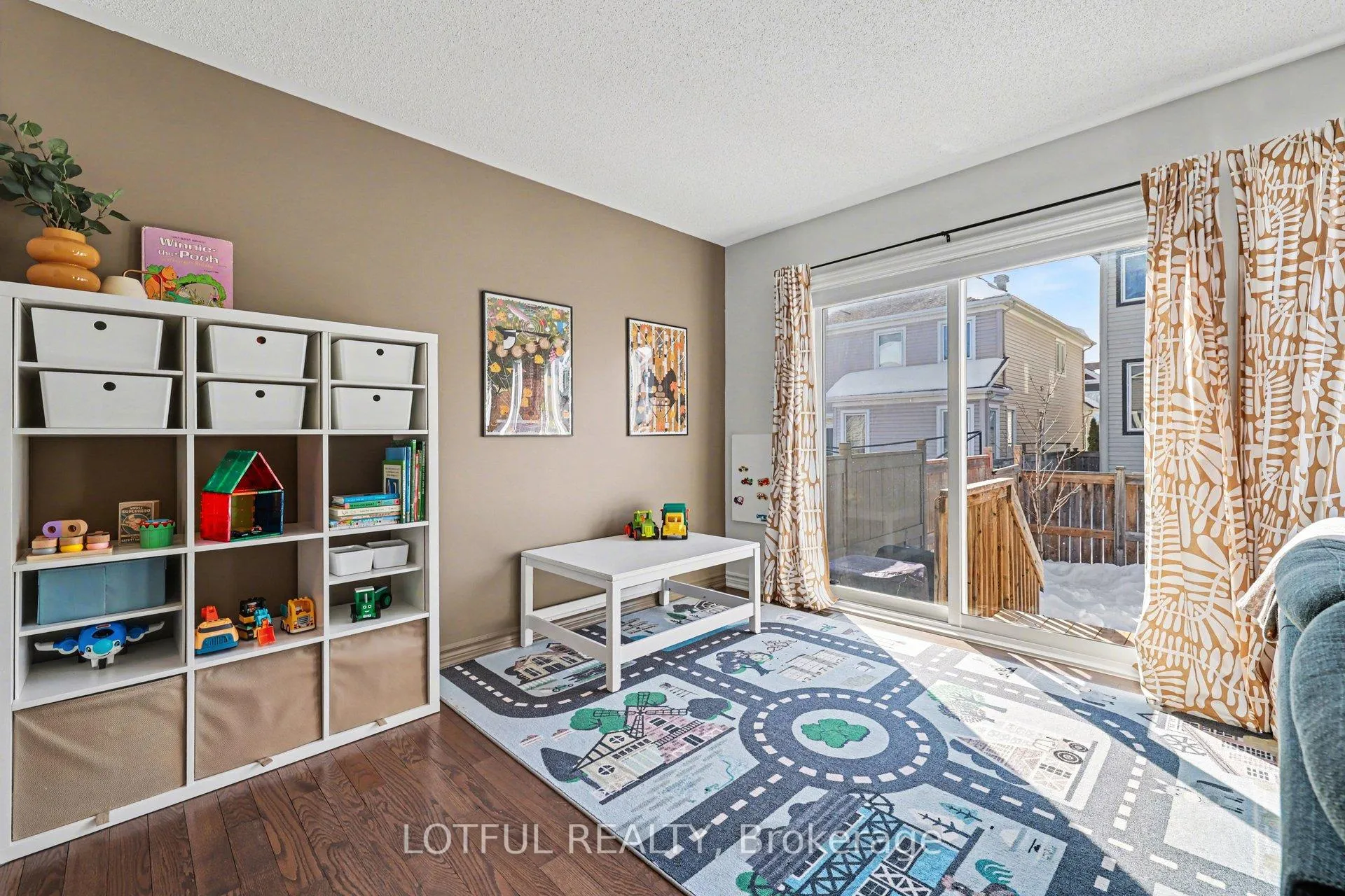 Photo 16 of 521 Foxlight Circle, Ottawa, Kanata - Emerald Meadows/Trailwest — HOMEH