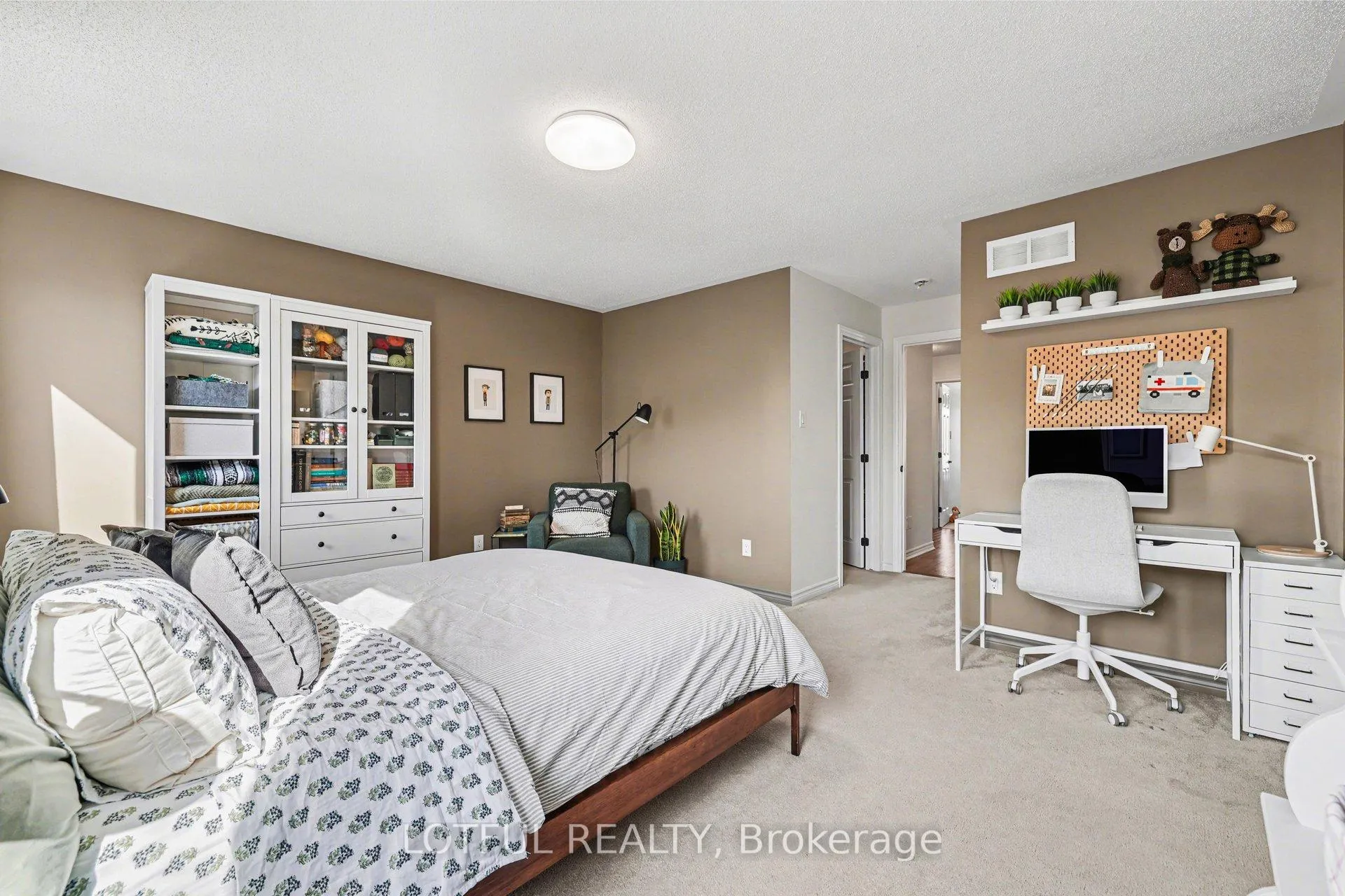 Photo 19 of 521 Foxlight Circle, Ottawa, Kanata - Emerald Meadows/Trailwest — HOMEH
