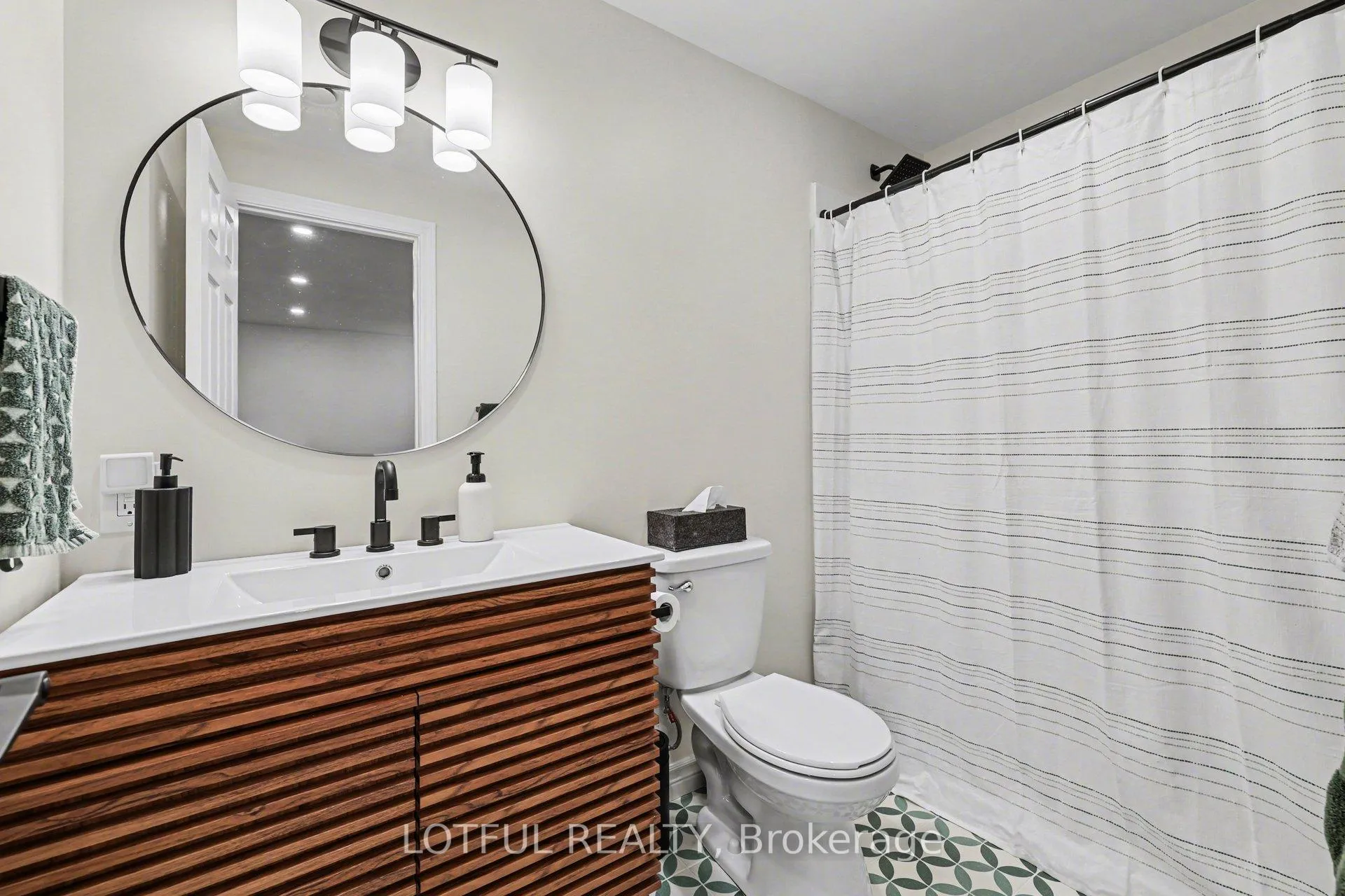 Photo 26 of 521 Foxlight Circle, Ottawa, Kanata - Emerald Meadows/Trailwest — HOMEH