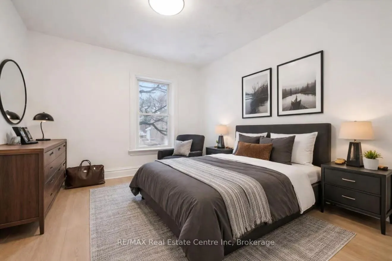 Photo 6 of 136 Paisley Street, Guelph, Downtown — HOMEH