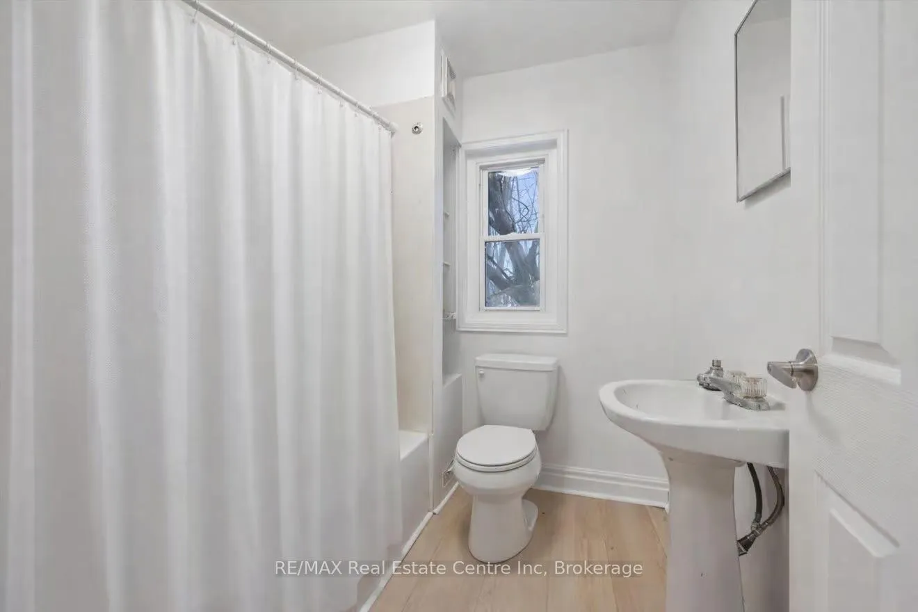 Photo 9 of 136 Paisley Street, Guelph, Downtown — HOMEH