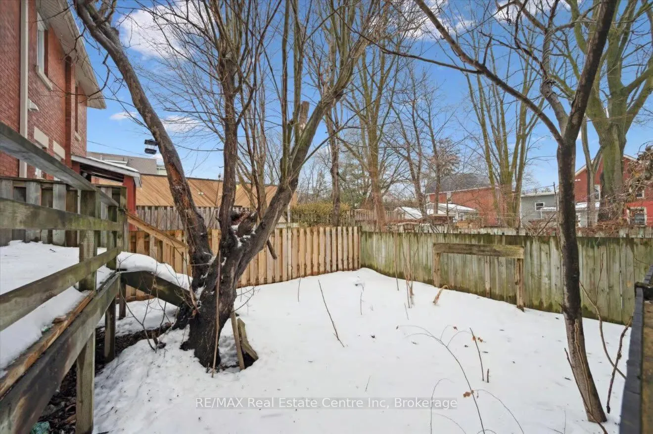 Photo 11 of 136 Paisley Street, Guelph, Downtown — HOMEH
