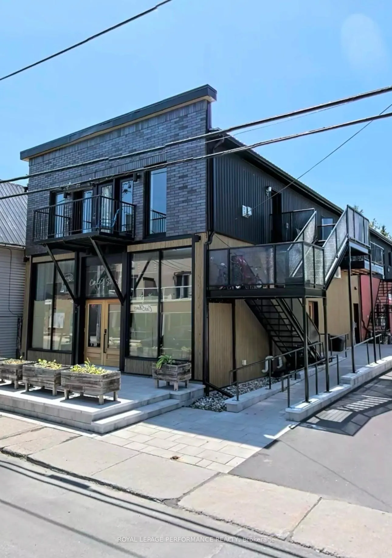 Front of Unit 1, 739 Principale Street