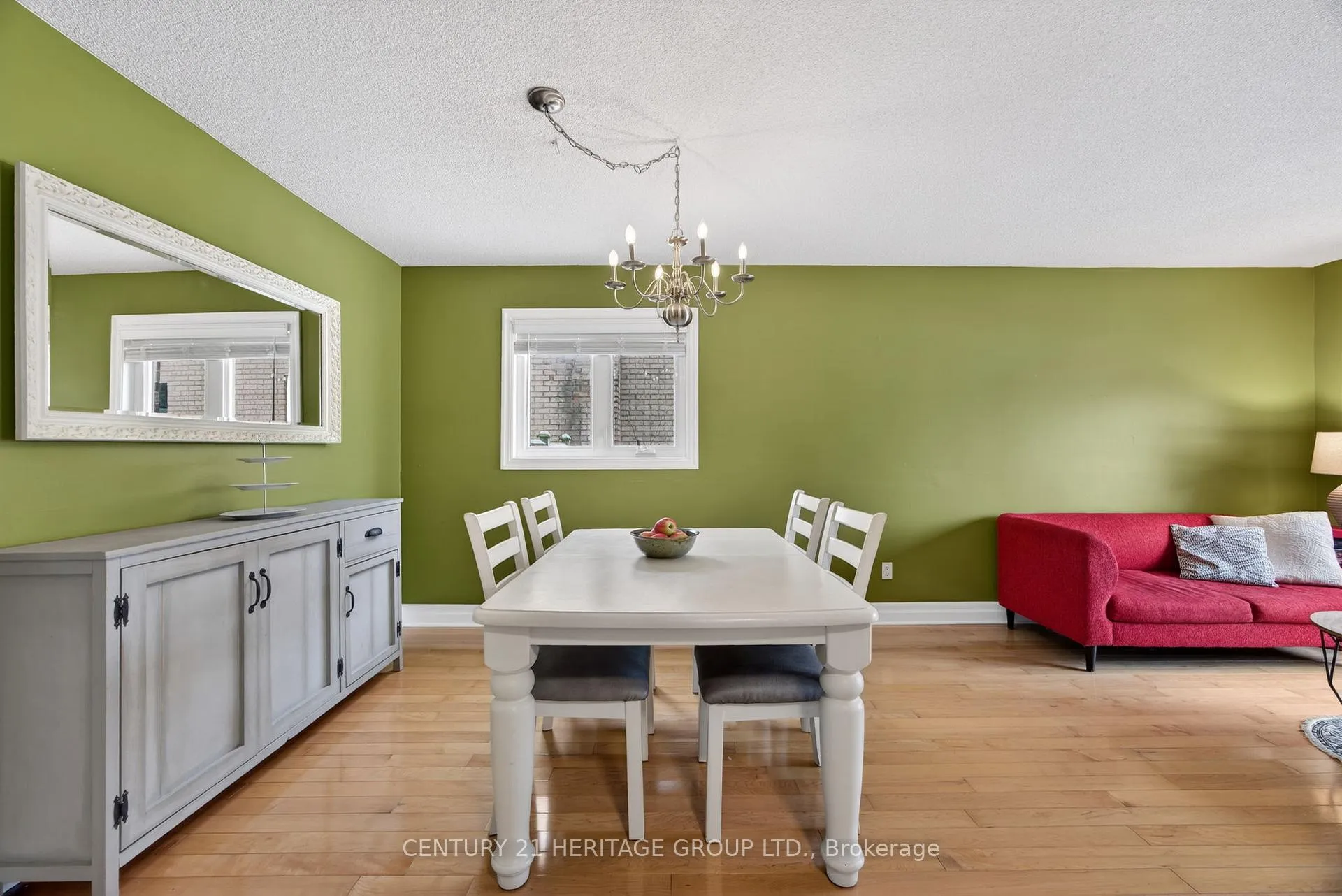 Photo 8 of 6 Heritage Road, Innisfil, Cookstown — HOMEH