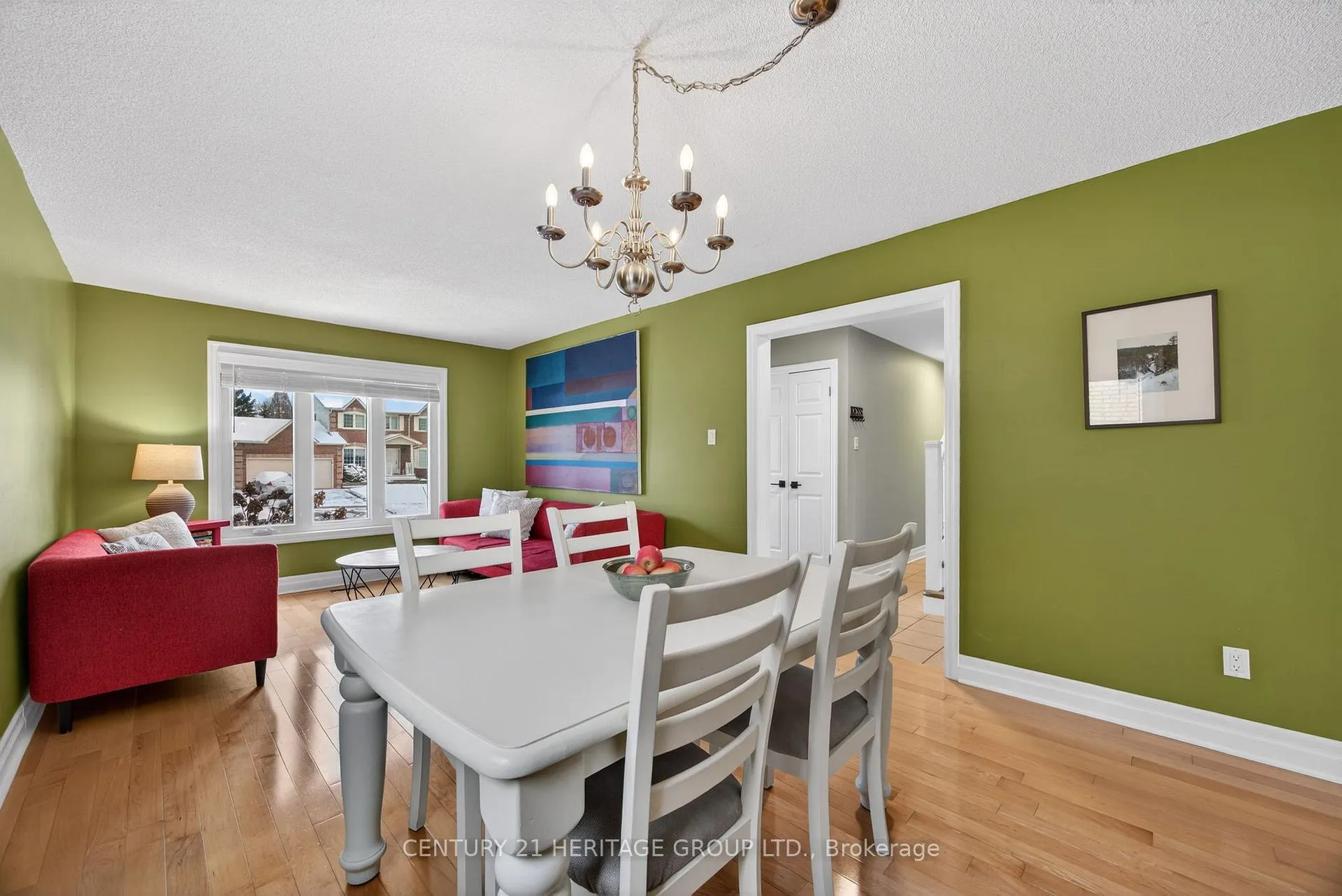 Photo 9 of 6 Heritage Road, Innisfil, Cookstown — HOMEH