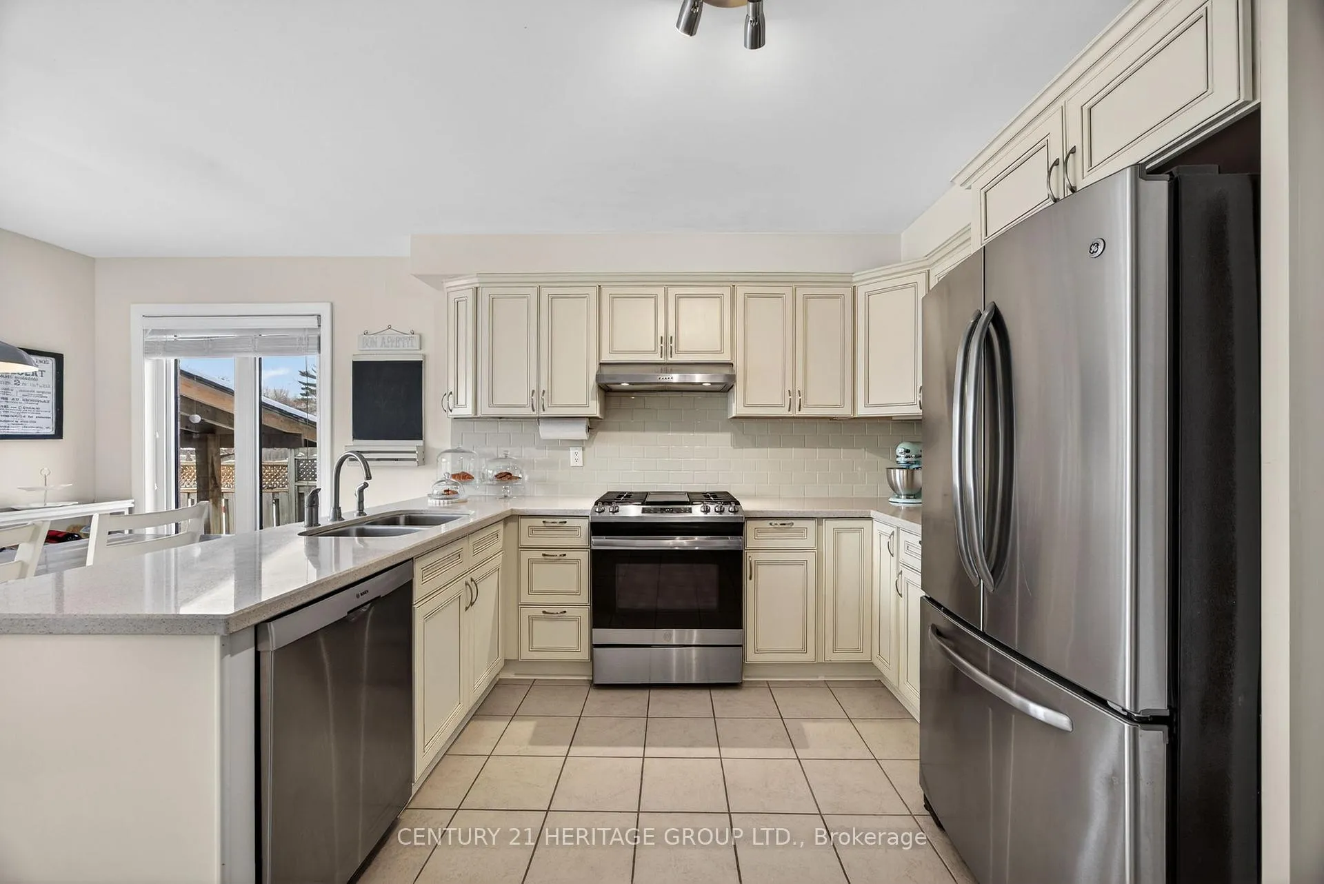 Photo 11 of 6 Heritage Road, Innisfil, Cookstown — HOMEH