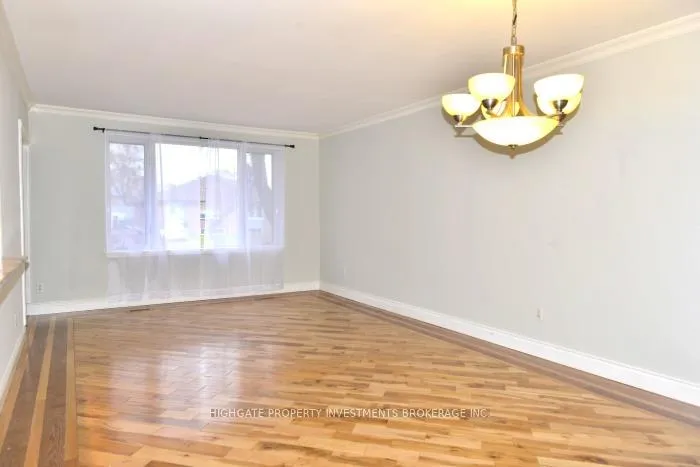 Photo 6 of Unit Upper, 19 Avondale Boulevard, Brampton, Avondale — HOMEH