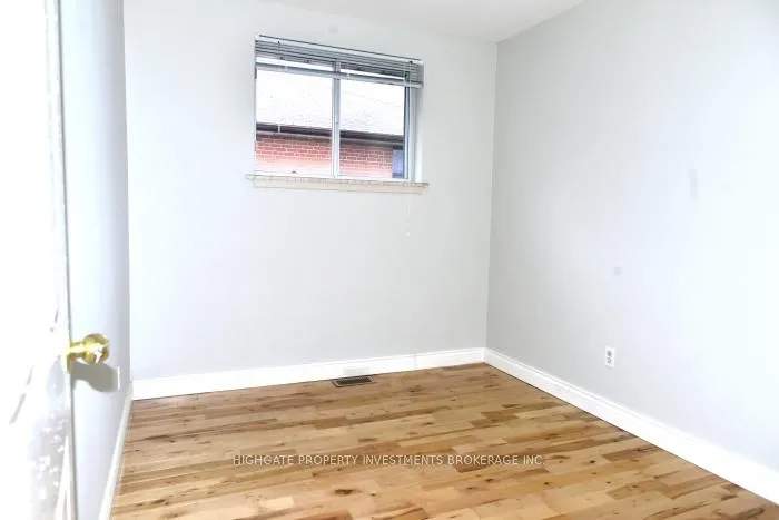 Photo 10 of Unit Upper, 19 Avondale Boulevard, Brampton, Avondale — HOMEH