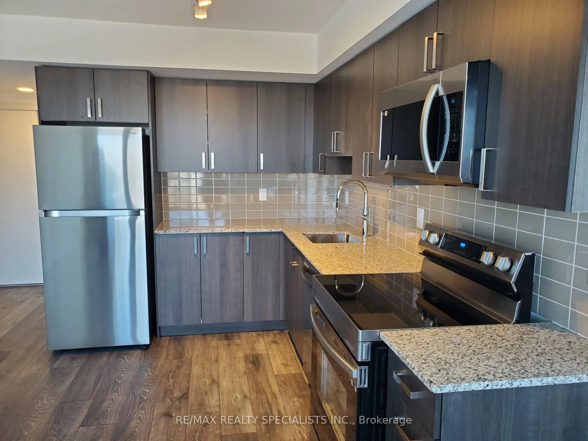 Photo 4 of Unit 1310, 1455 Celebration Drive, Pickering, Bay Ridges — HOMEH