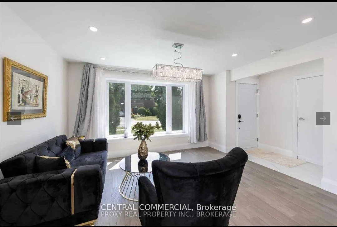 Photo 7 of Unit Main Floor, 38 Child Dr N, Aurora, Aurora Heights — HOMEH