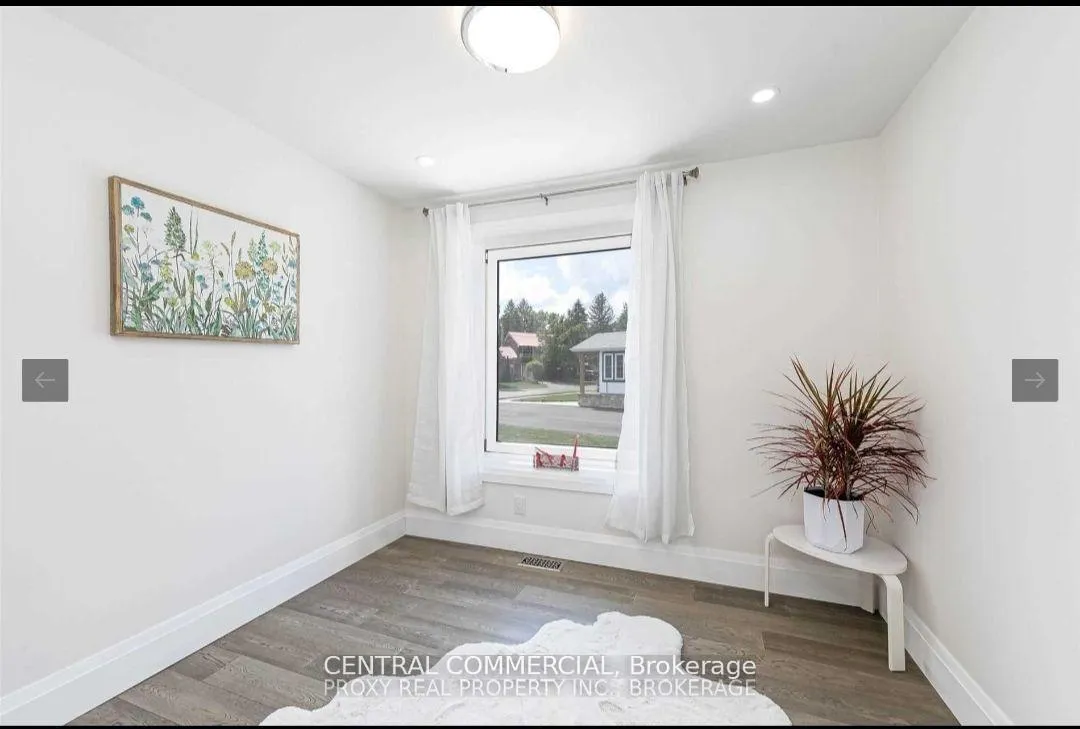Photo 12 of Unit Main Floor, 38 Child Dr N, Aurora, Aurora Heights — HOMEH