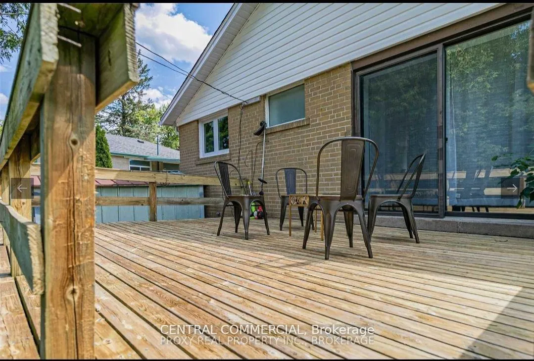 Photo 17 of Unit Main Floor, 38 Child Dr N, Aurora, Aurora Heights — HOMEH