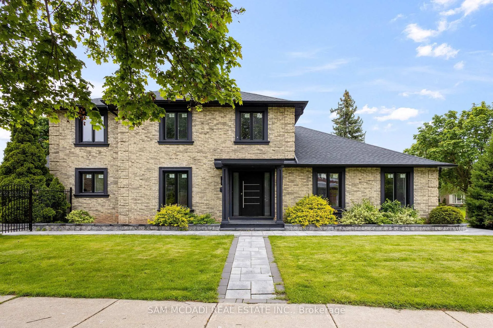 Front of 2535 Robin Drive