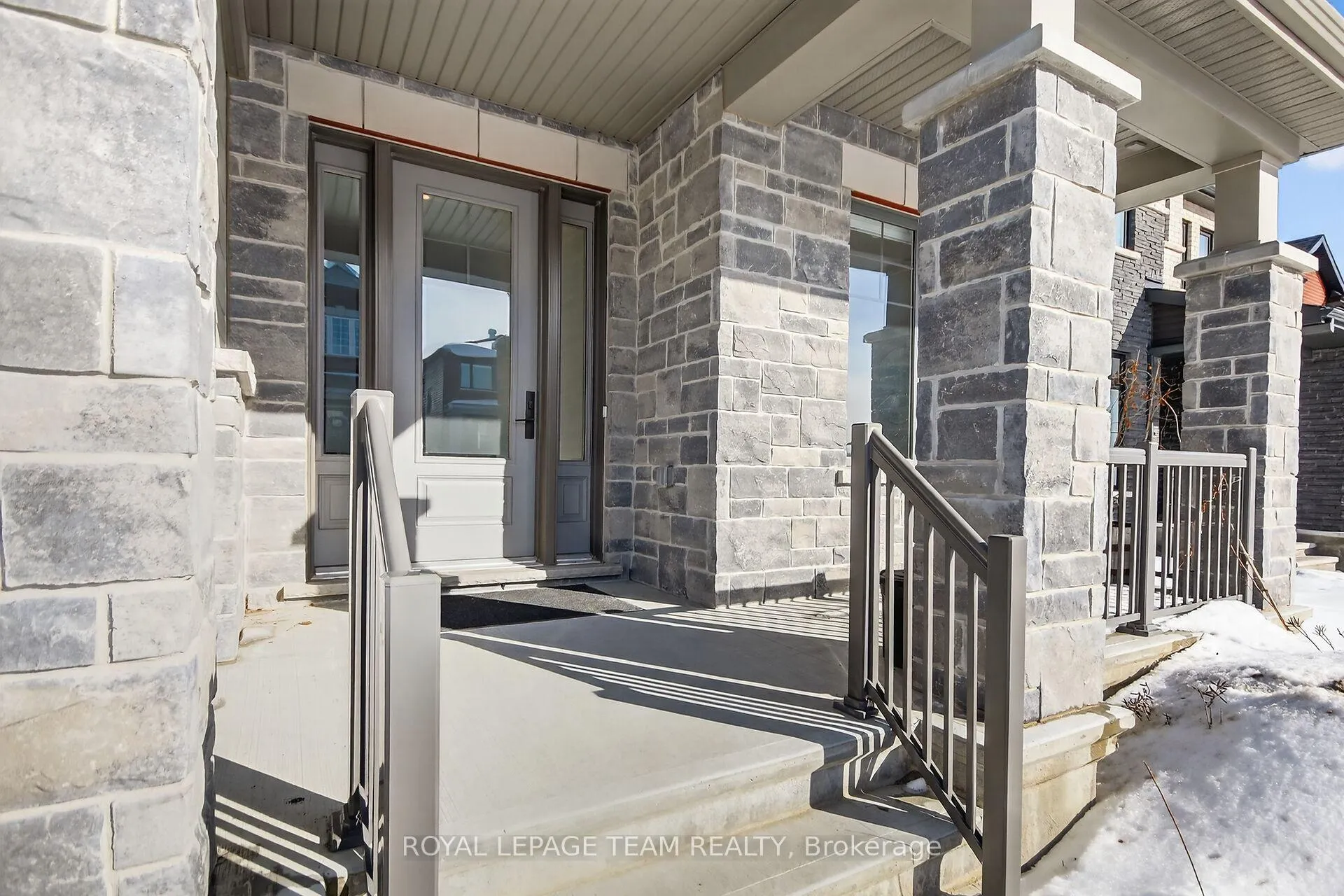 Photo 2 of 727 Coast Circle, Ottawa, Mahogany Community — HOMEH