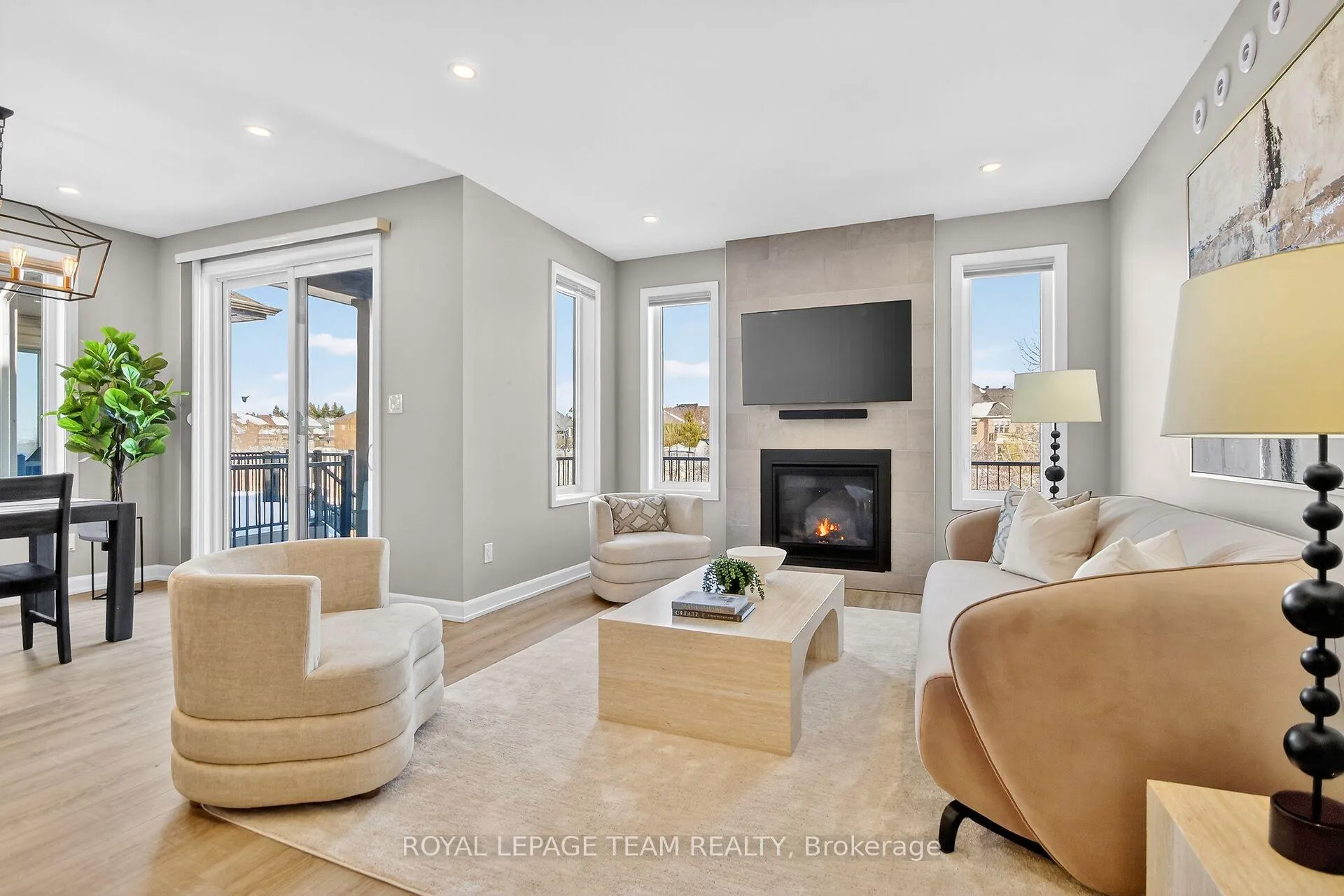 Photo 6 of 727 Coast Circle, Ottawa, Mahogany Community — HOMEH