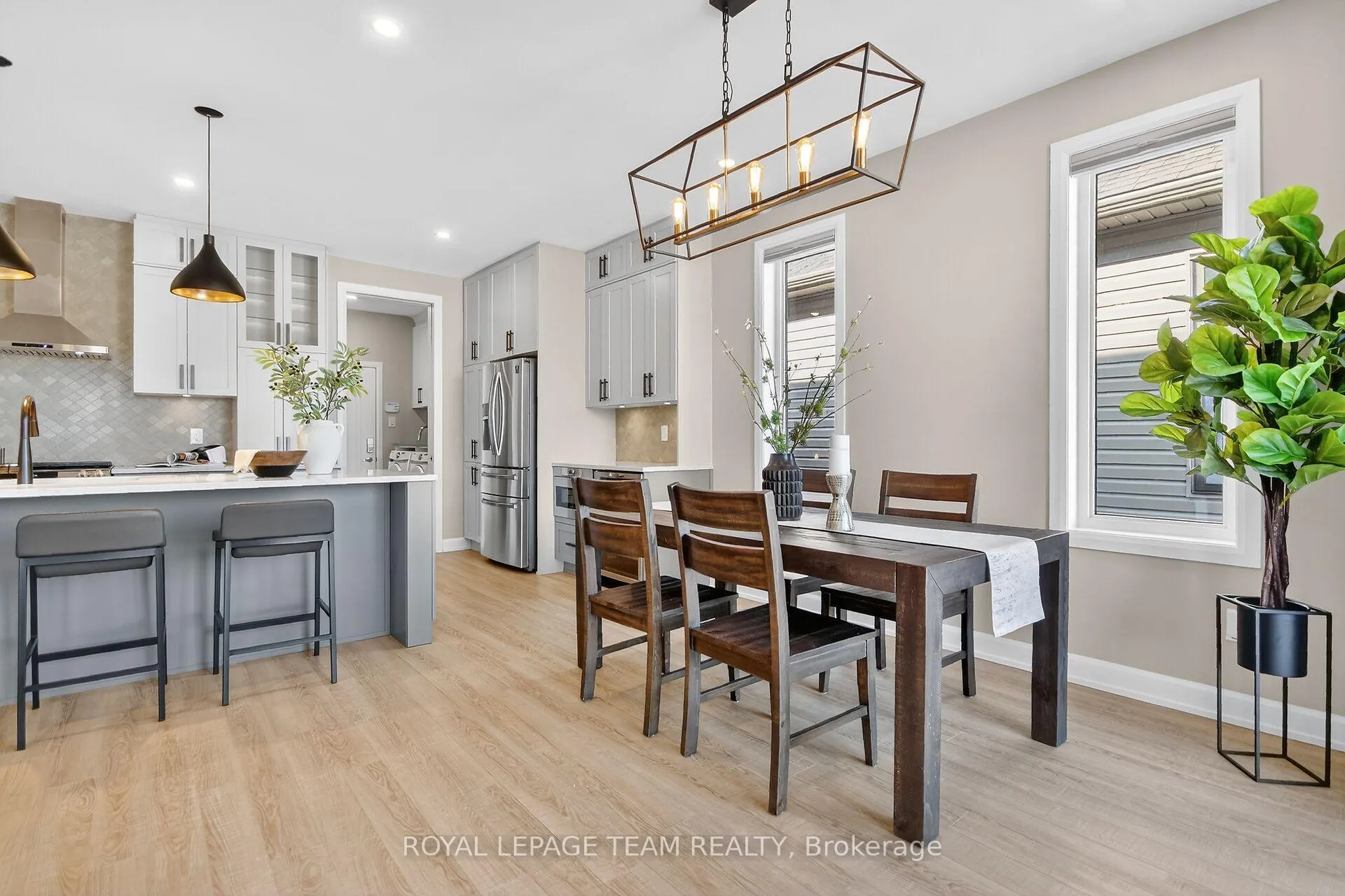 Photo 10 of 727 Coast Circle, Ottawa, Mahogany Community — HOMEH