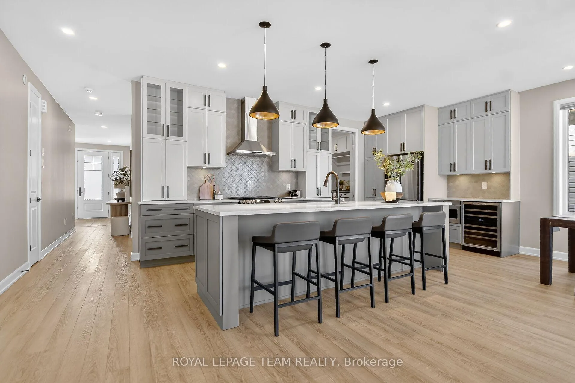 Photo 11 of 727 Coast Circle, Ottawa, Mahogany Community — HOMEH