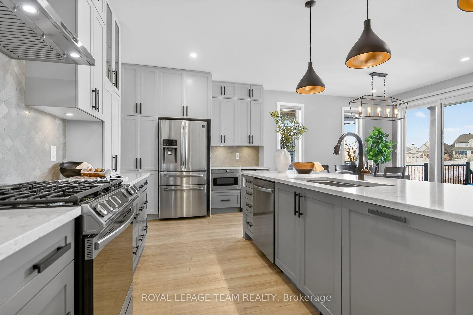 Photo 12 of 727 Coast Circle, Ottawa, Mahogany Community — HOMEH