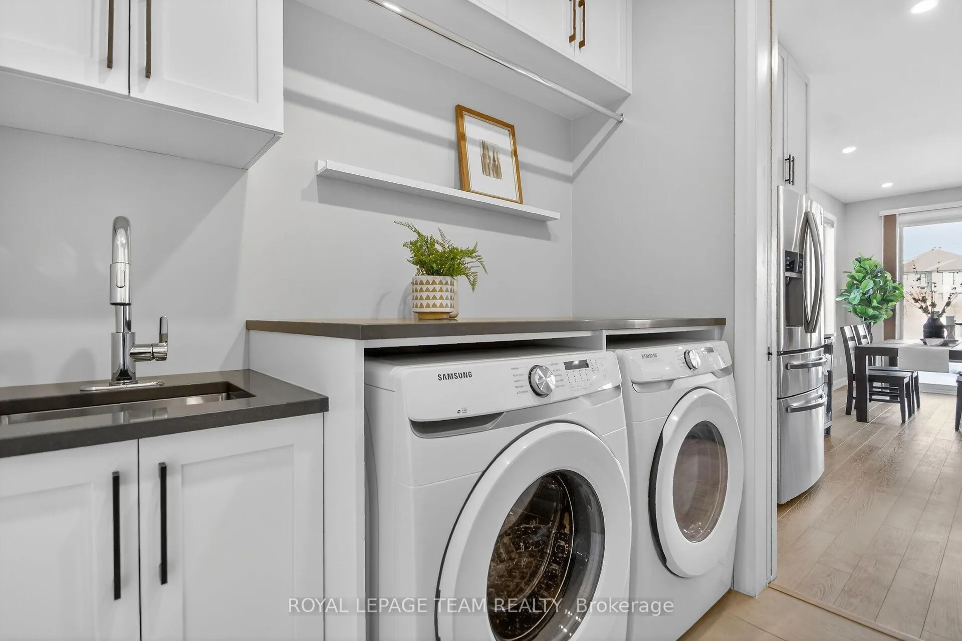 Photo 13 of 727 Coast Circle, Ottawa, Mahogany Community — HOMEH