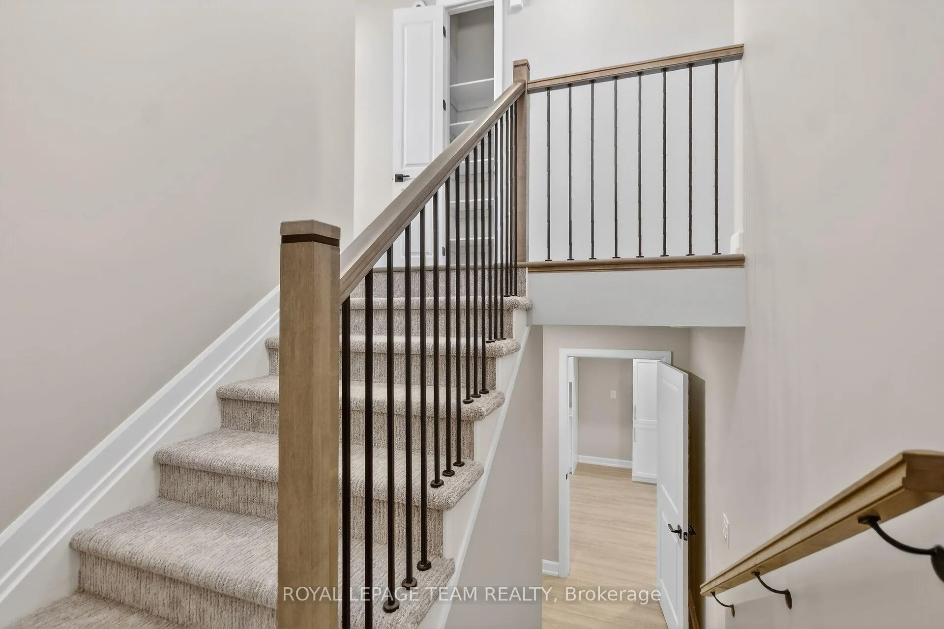 Photo 21 of 727 Coast Circle, Ottawa, Mahogany Community — HOMEH