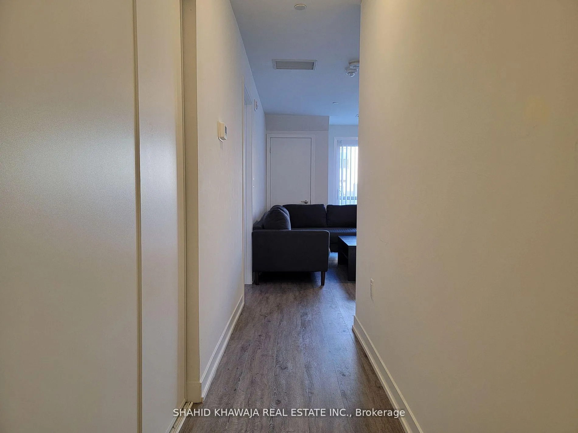 Photo 3 of Unit 304, 3401 Ridgeway Drive E, Mississauga, Erin Mills — HOMEH