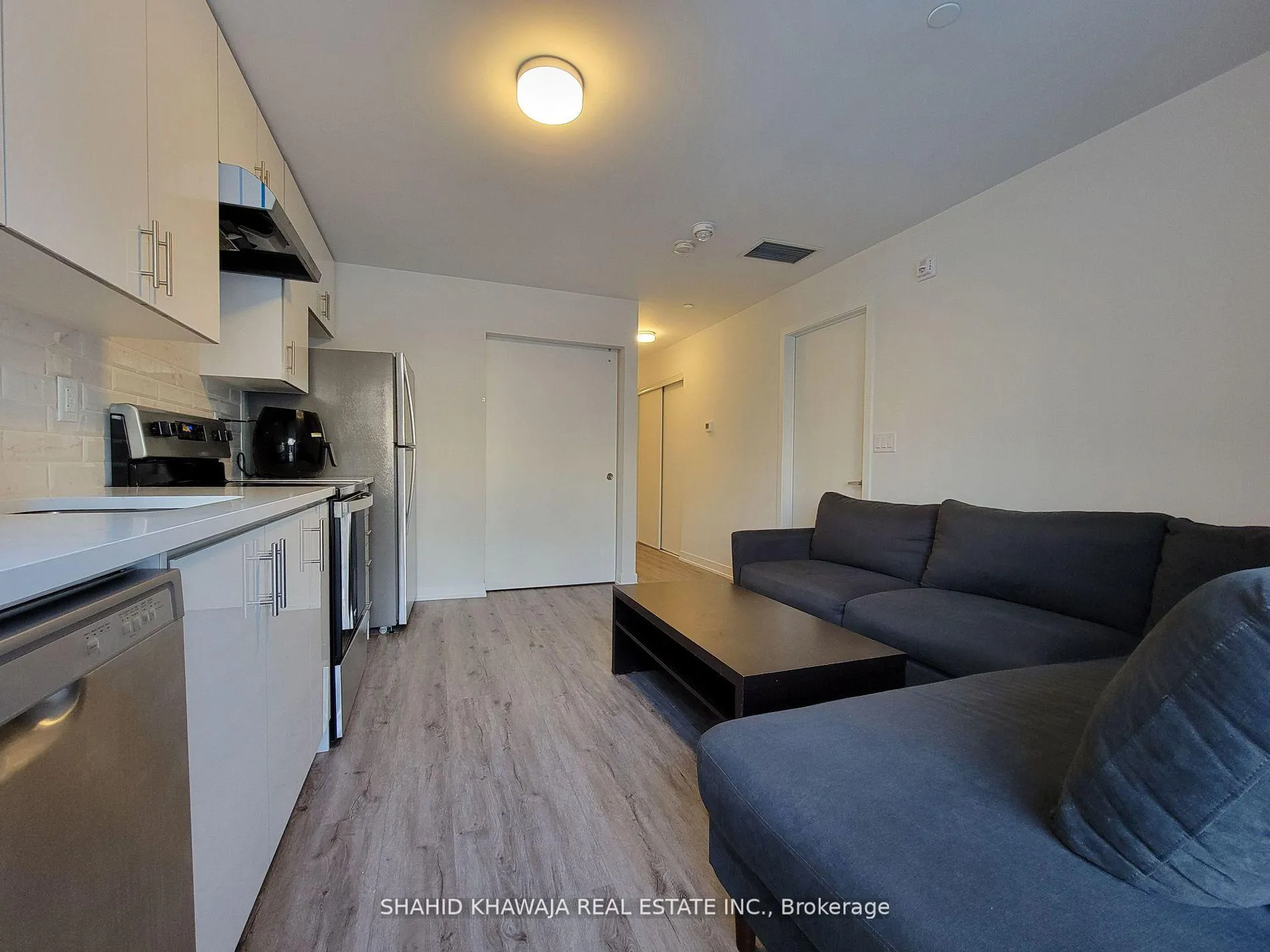 Photo 5 of Unit 304, 3401 Ridgeway Drive E, Mississauga, Erin Mills — HOMEH