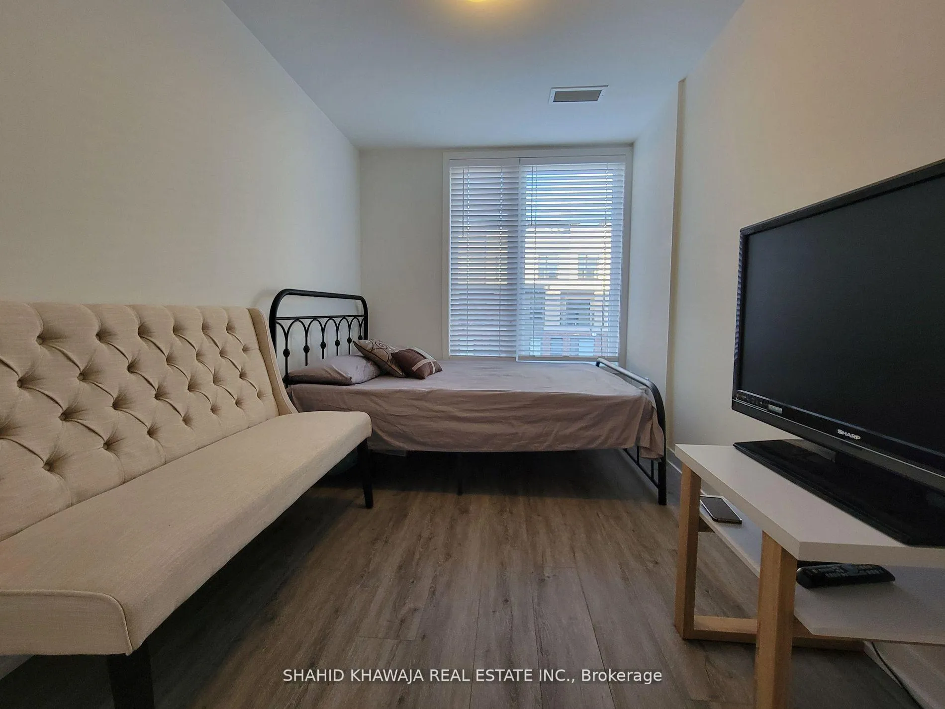 Photo 10 of Unit 304, 3401 Ridgeway Drive E, Mississauga, Erin Mills — HOMEH