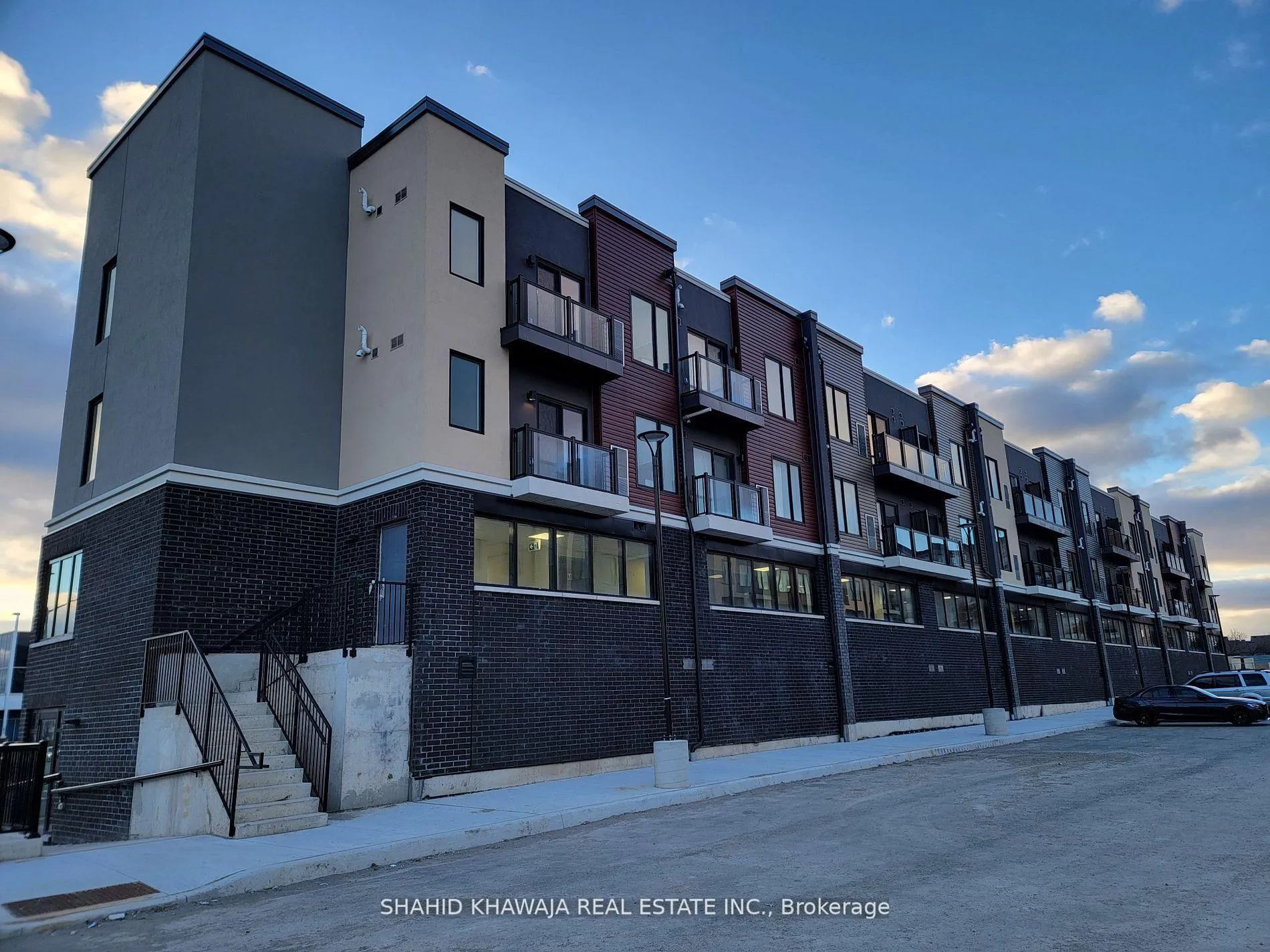 Photo 18 of Unit 304, 3401 Ridgeway Drive E, Mississauga, Erin Mills — HOMEH