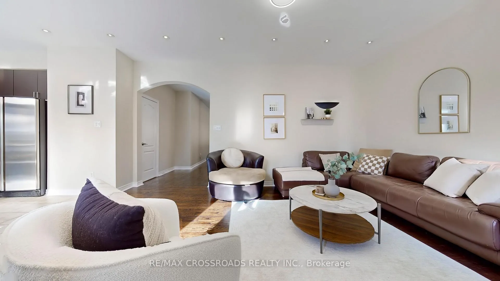 Photo 6 of 122 Destino Crescent, Vaughan, Vellore Village — HOMEH