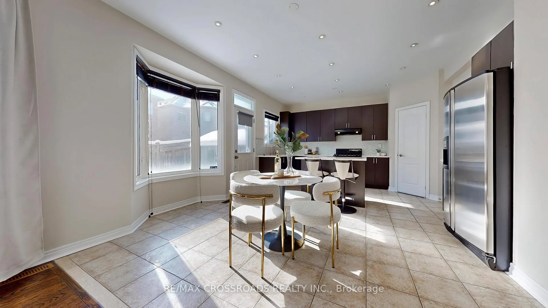 Photo 12 of 122 Destino Crescent, Vaughan, Vellore Village — HOMEH