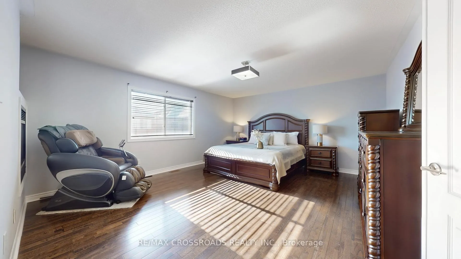Photo 21 of 122 Destino Crescent, Vaughan, Vellore Village — HOMEH