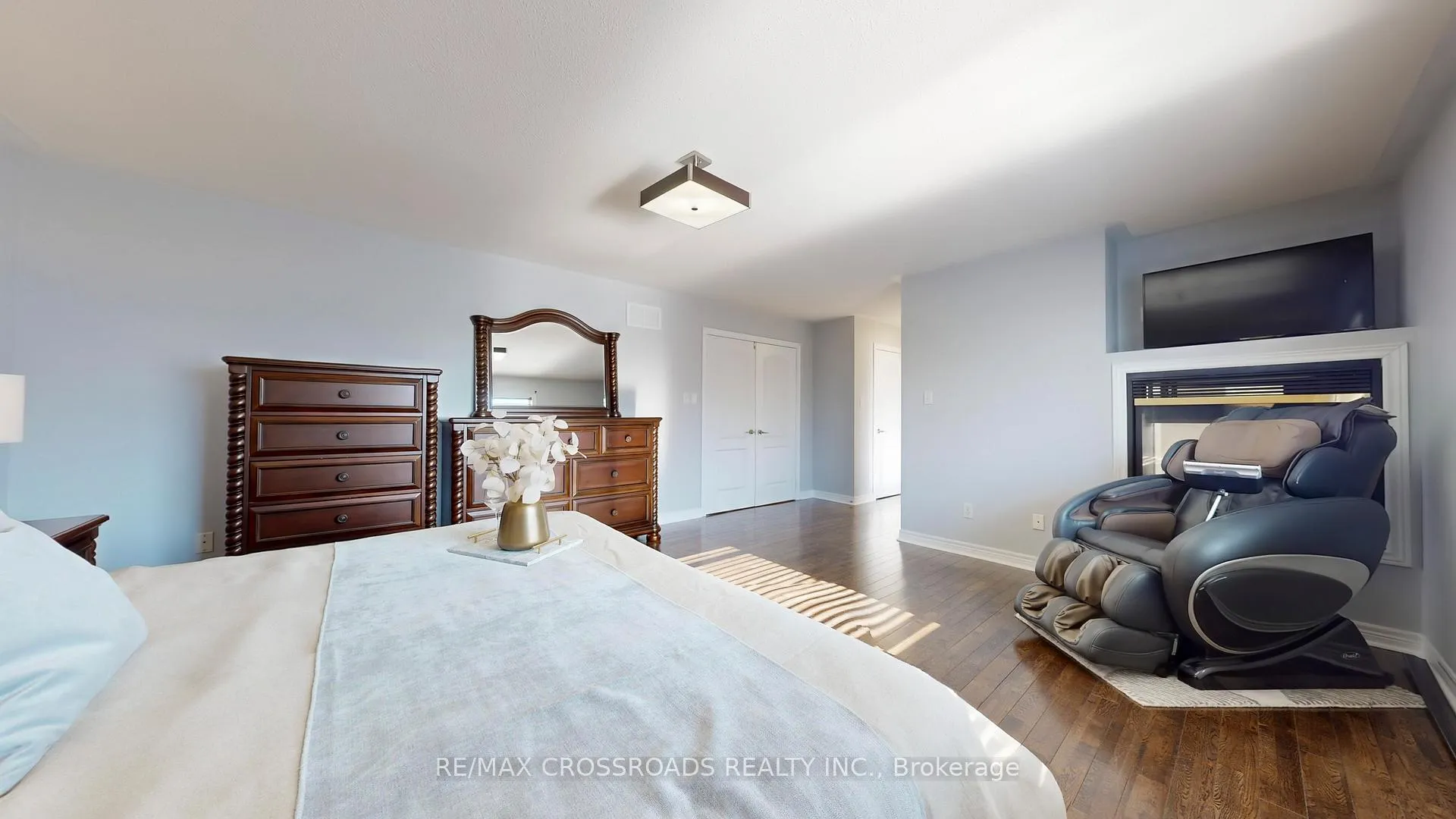 Photo 24 of 122 Destino Crescent, Vaughan, Vellore Village — HOMEH