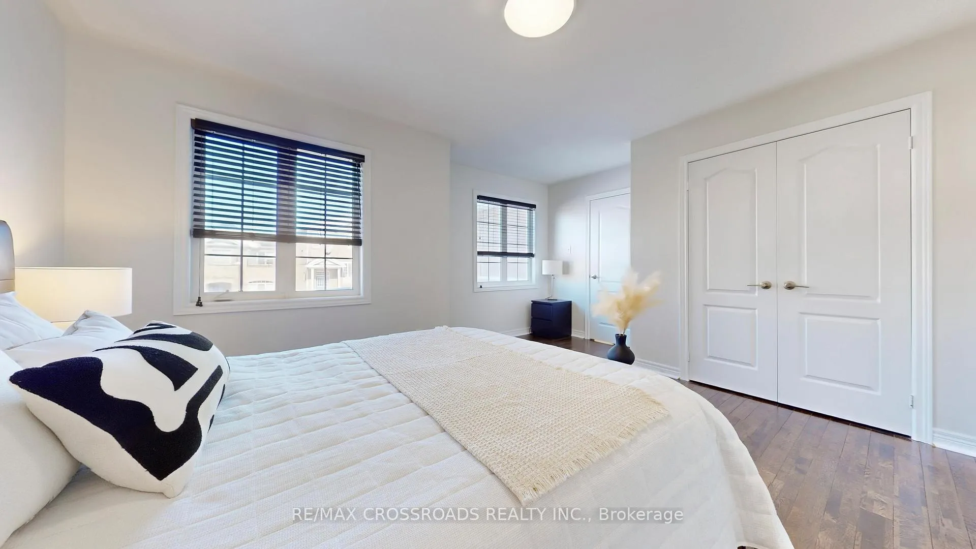 Photo 29 of 122 Destino Crescent, Vaughan, Vellore Village — HOMEH