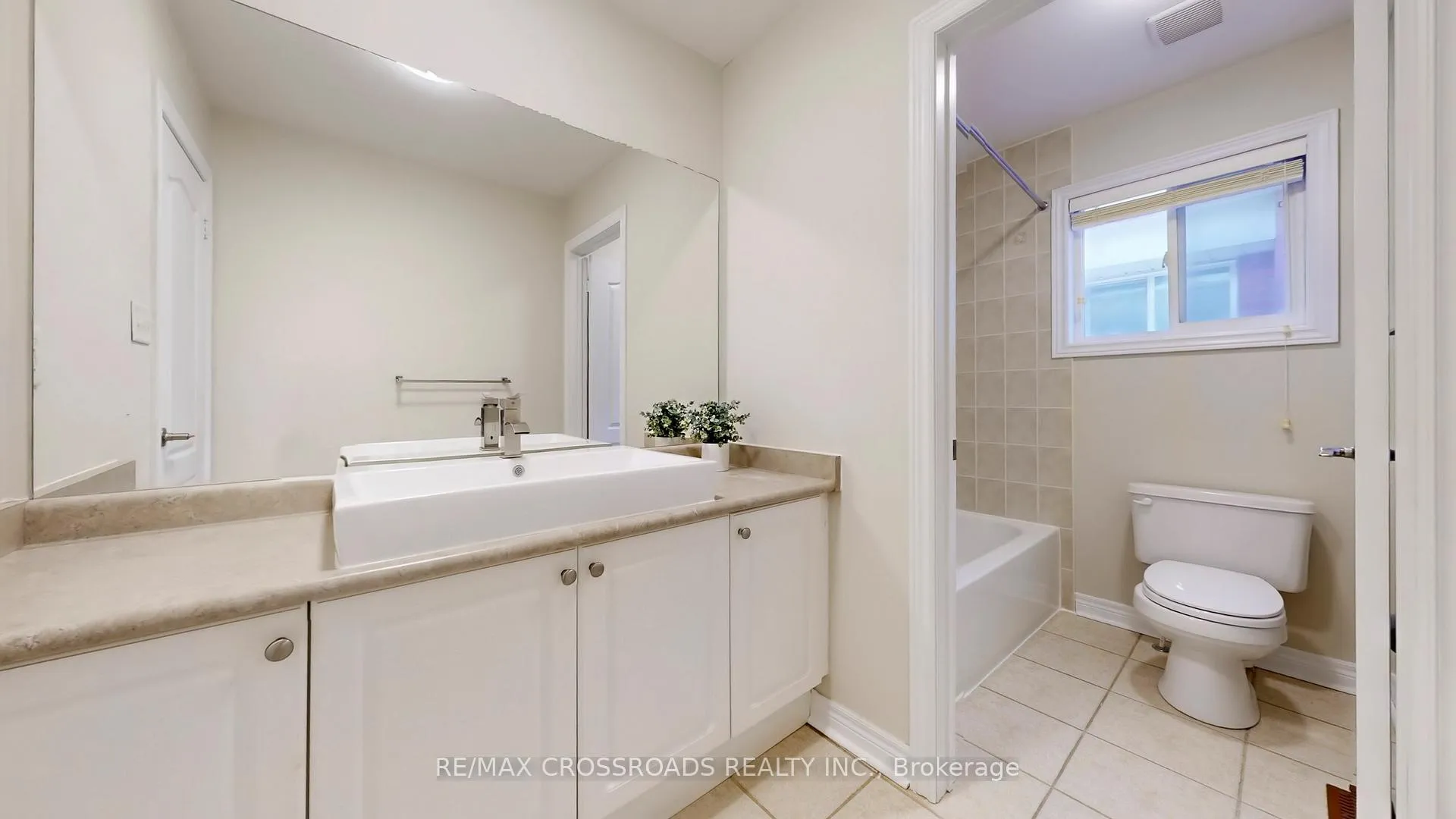 Photo 33 of 122 Destino Crescent, Vaughan, Vellore Village — HOMEH
