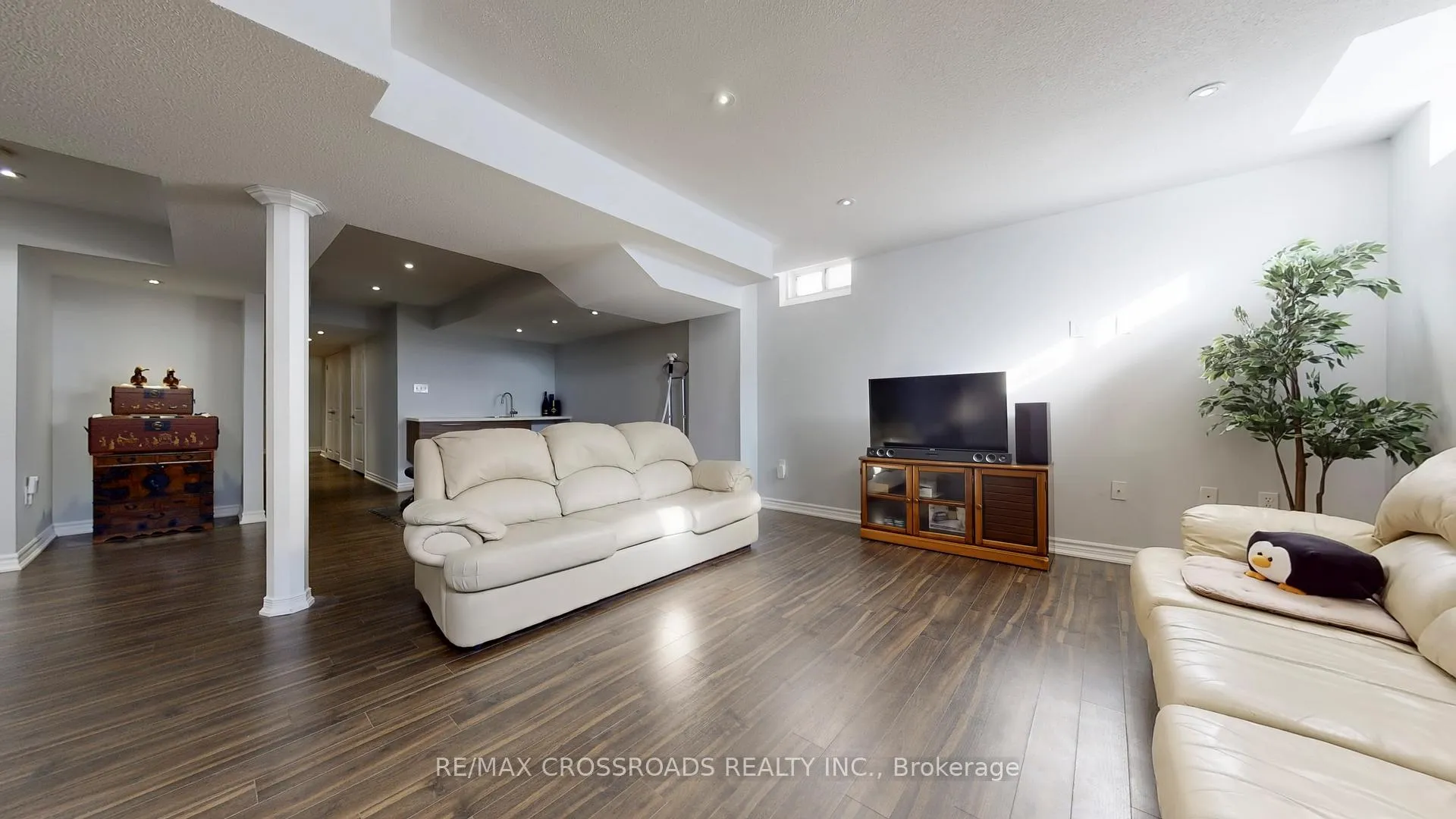 Photo 35 of 122 Destino Crescent, Vaughan, Vellore Village — HOMEH