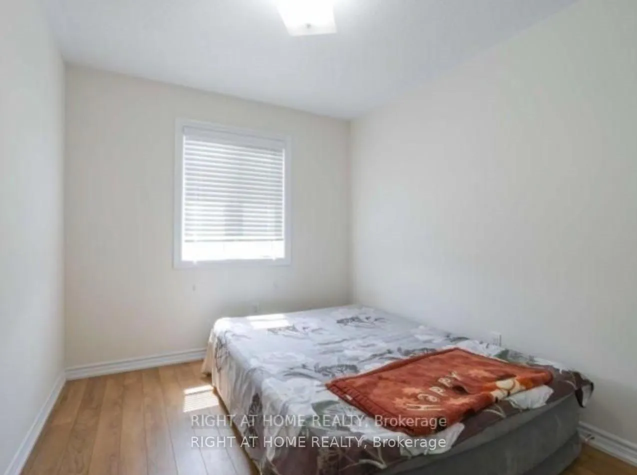 Photo 12 of 90 New Pines Trail, Brampton, Heart Lake East — HOMEH