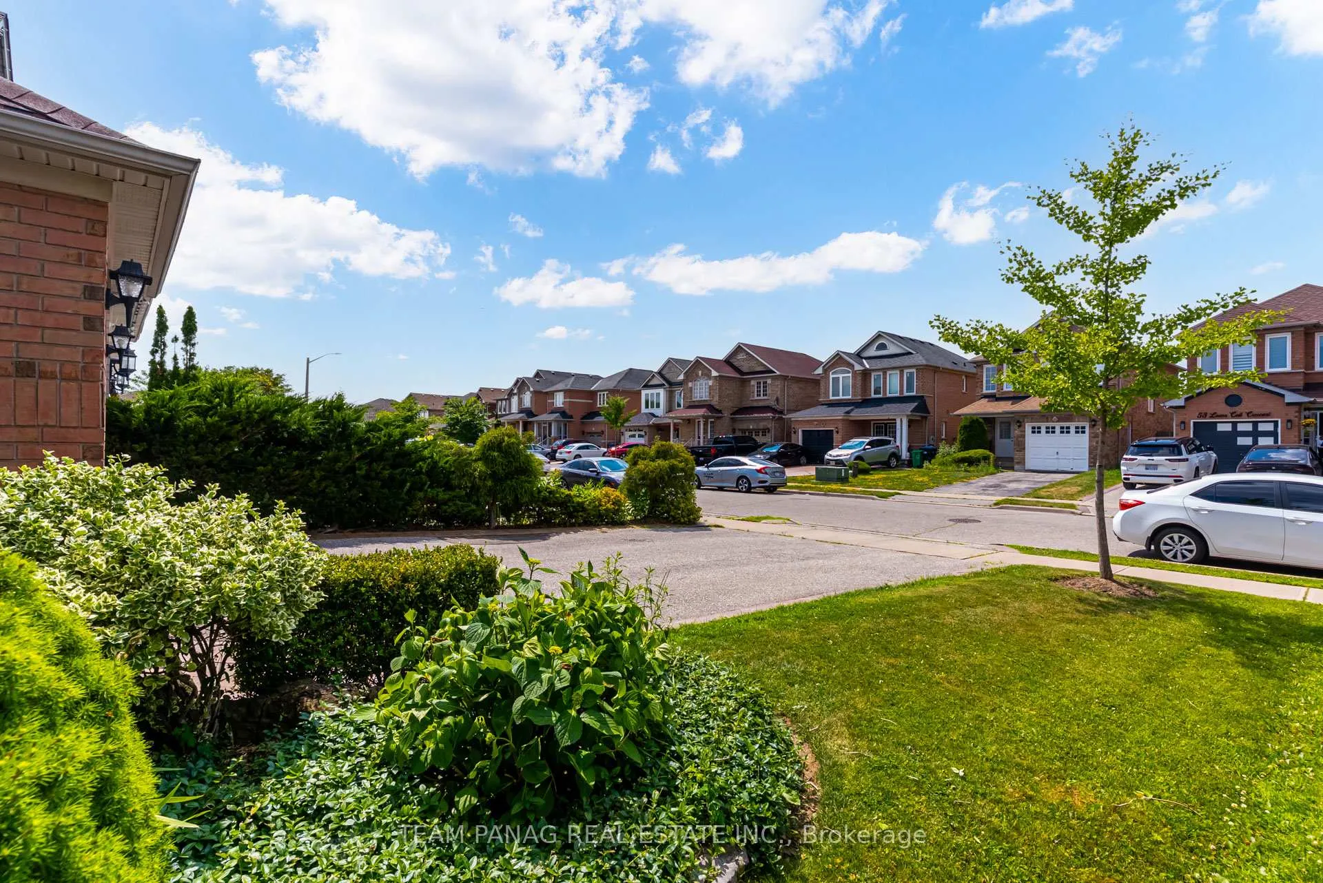 Photo 4 of 54 Loons Call Crescent, Brampton, Sandringham-Wellington — HOMEH