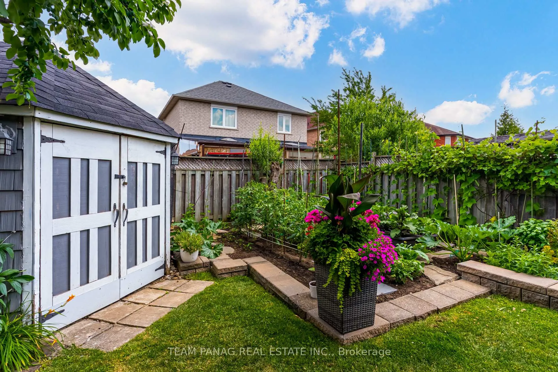 Photo 9 of 54 Loons Call Crescent, Brampton, Sandringham-Wellington — HOMEH