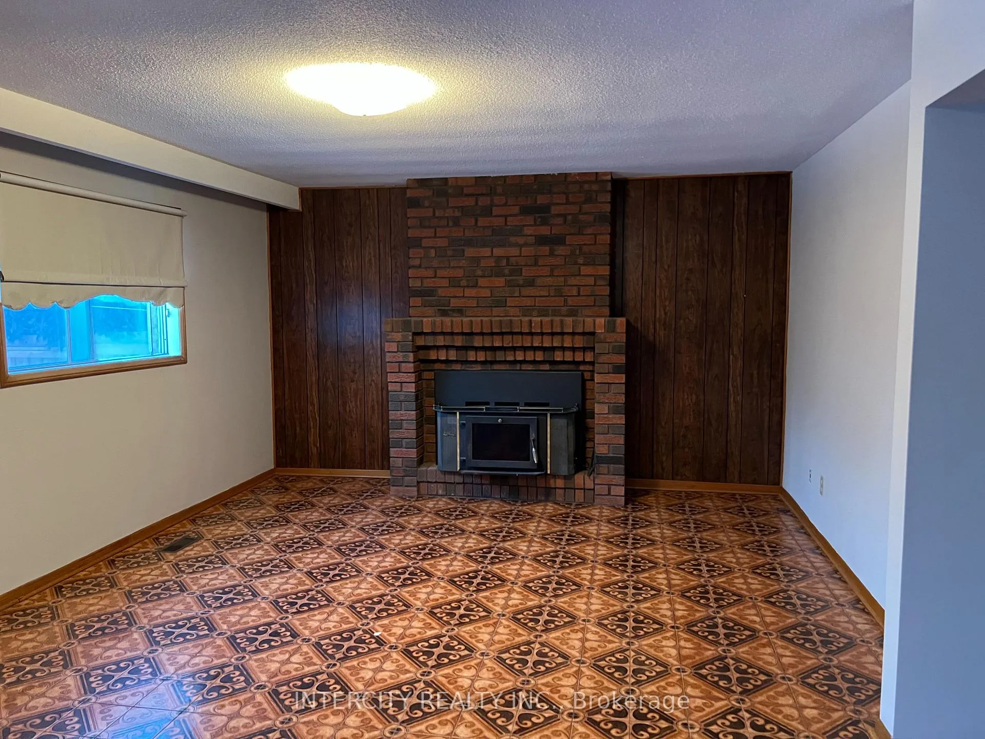 Photo 2 of 180 Jeanne Drive, Vaughan, East Woodbridge — HOMEH