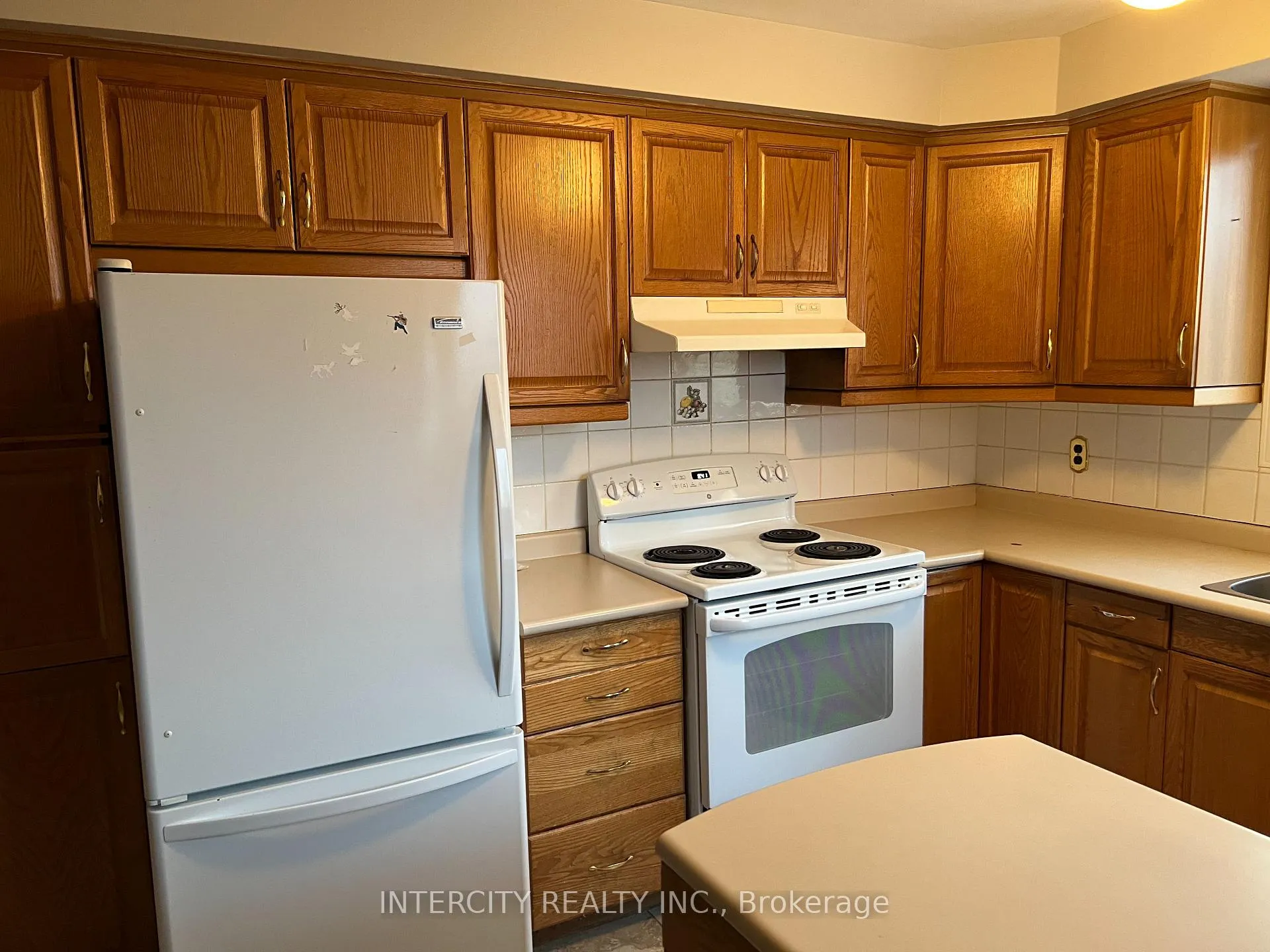 Photo 7 of 180 Jeanne Drive, Vaughan, East Woodbridge — HOMEH
