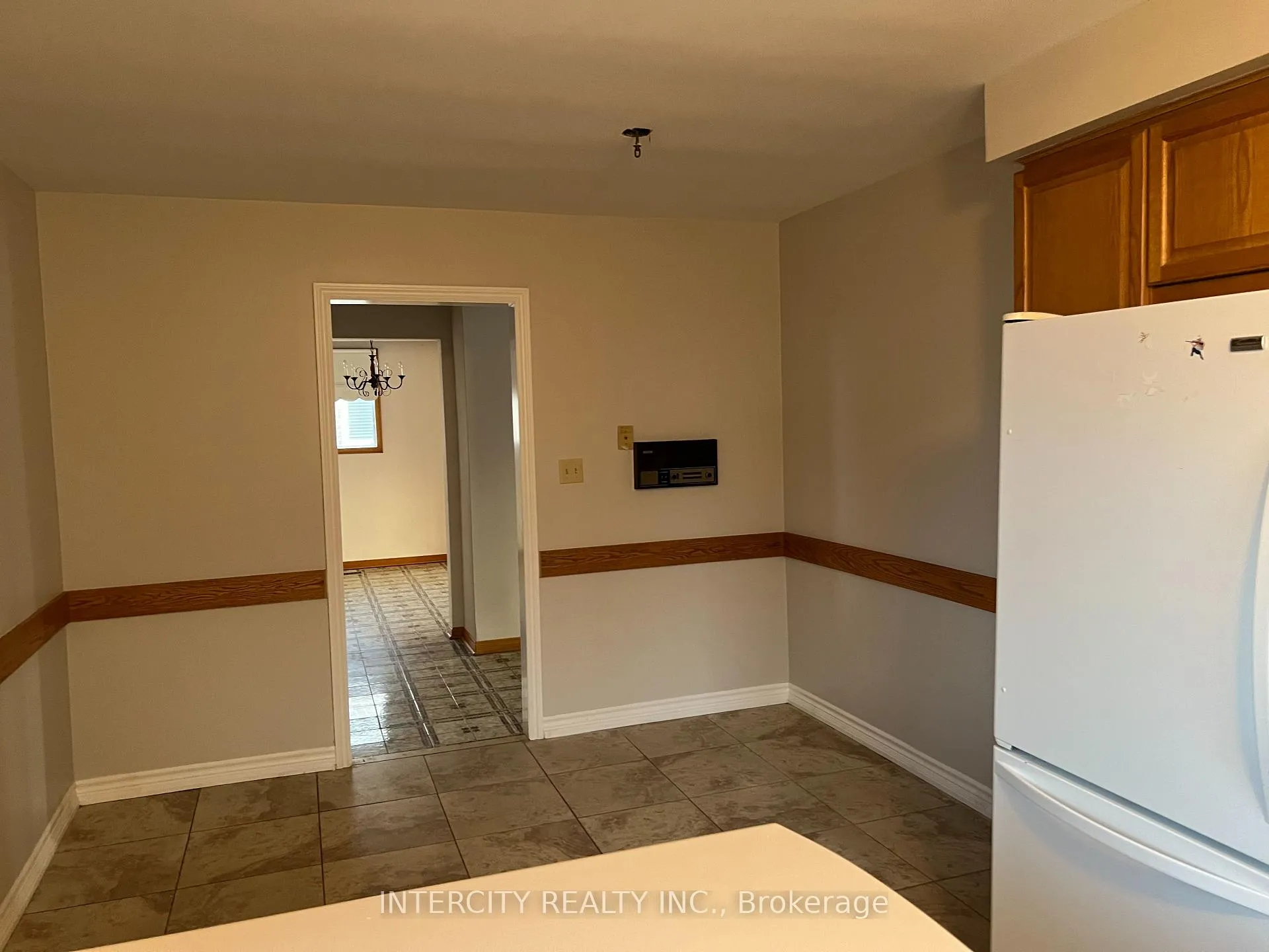 Photo 8 of 180 Jeanne Drive, Vaughan, East Woodbridge — HOMEH