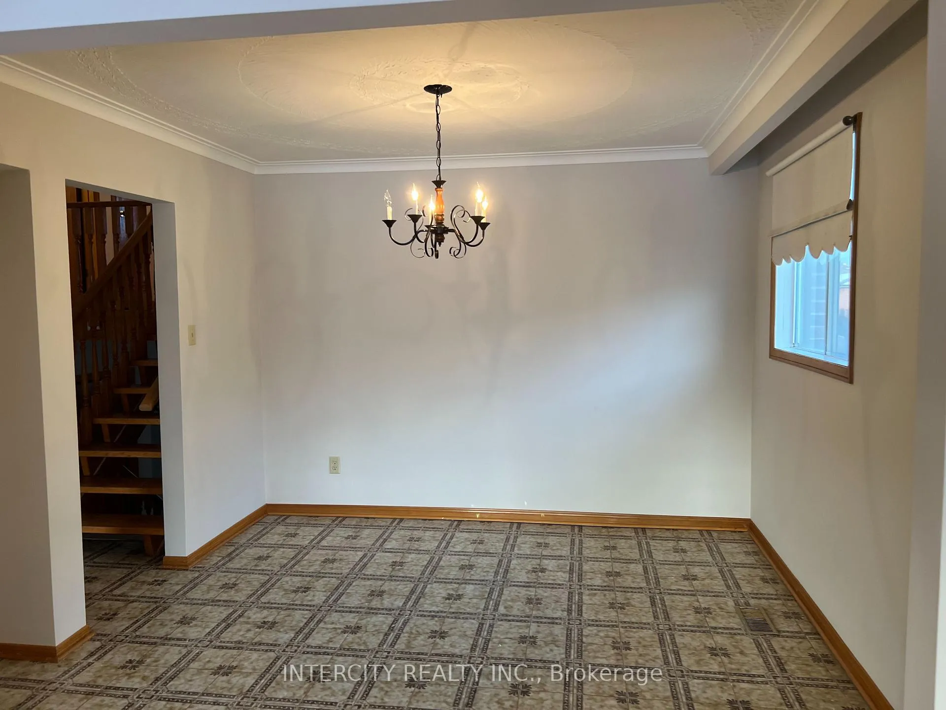 Photo 11 of 180 Jeanne Drive, Vaughan, East Woodbridge — HOMEH