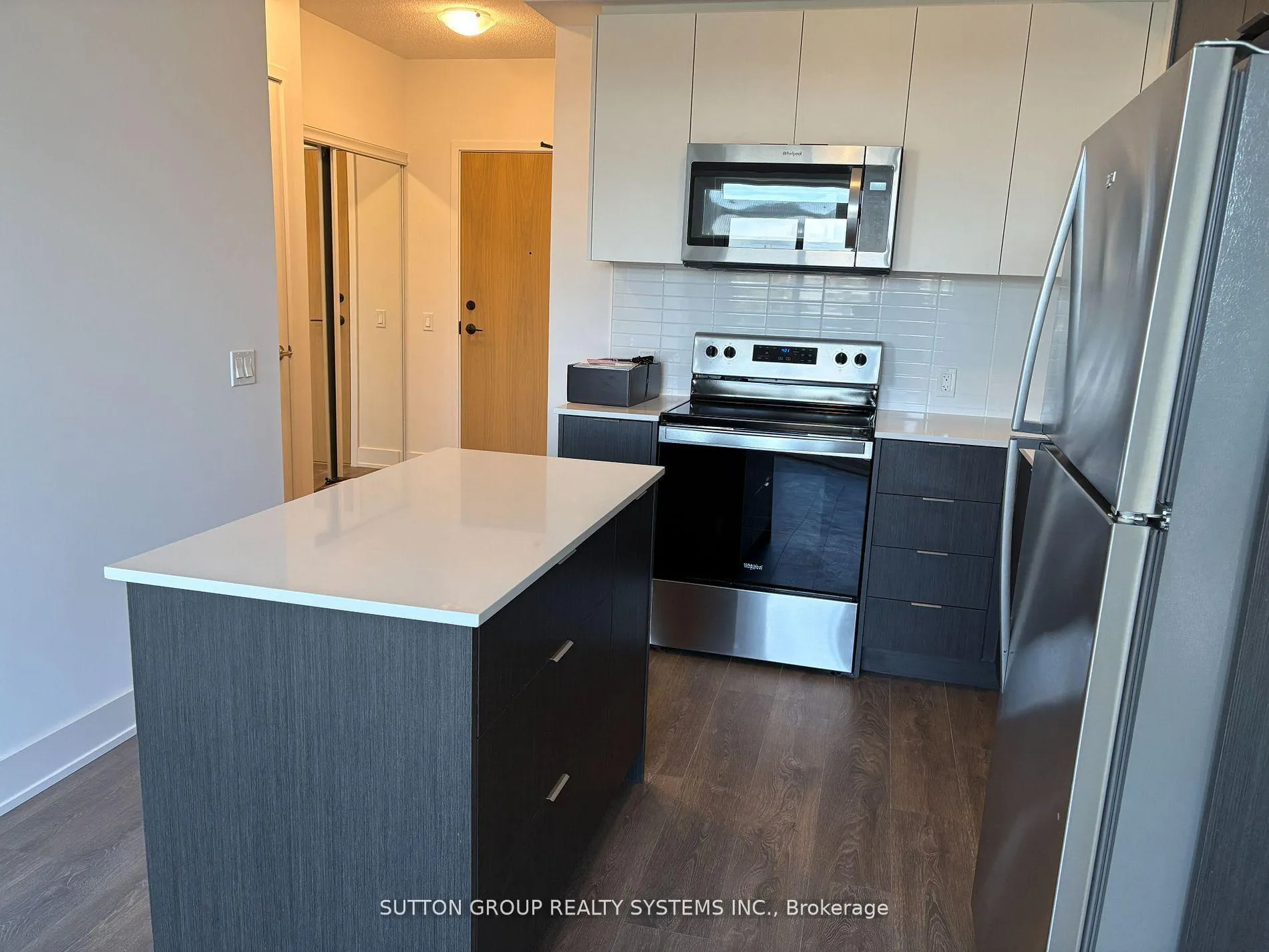 Photo 4 of Unit 311, 204 Burnhamthorpe Road E, Mississauga, City Centre — HOMEH